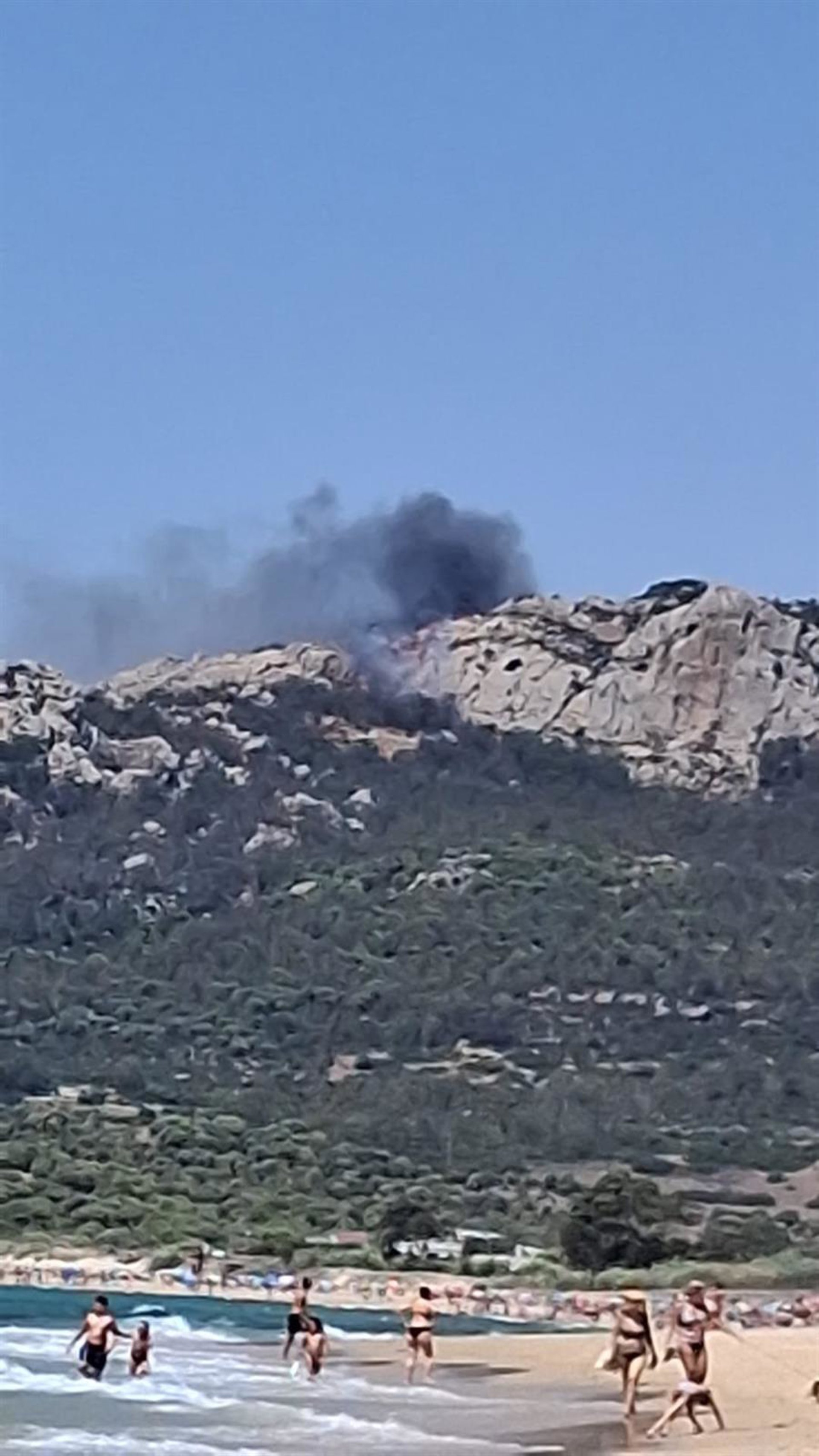 Declarado un nuevo incendio forestal en Tarifa donde trabajan medios aéreos y terrestres del Infoca