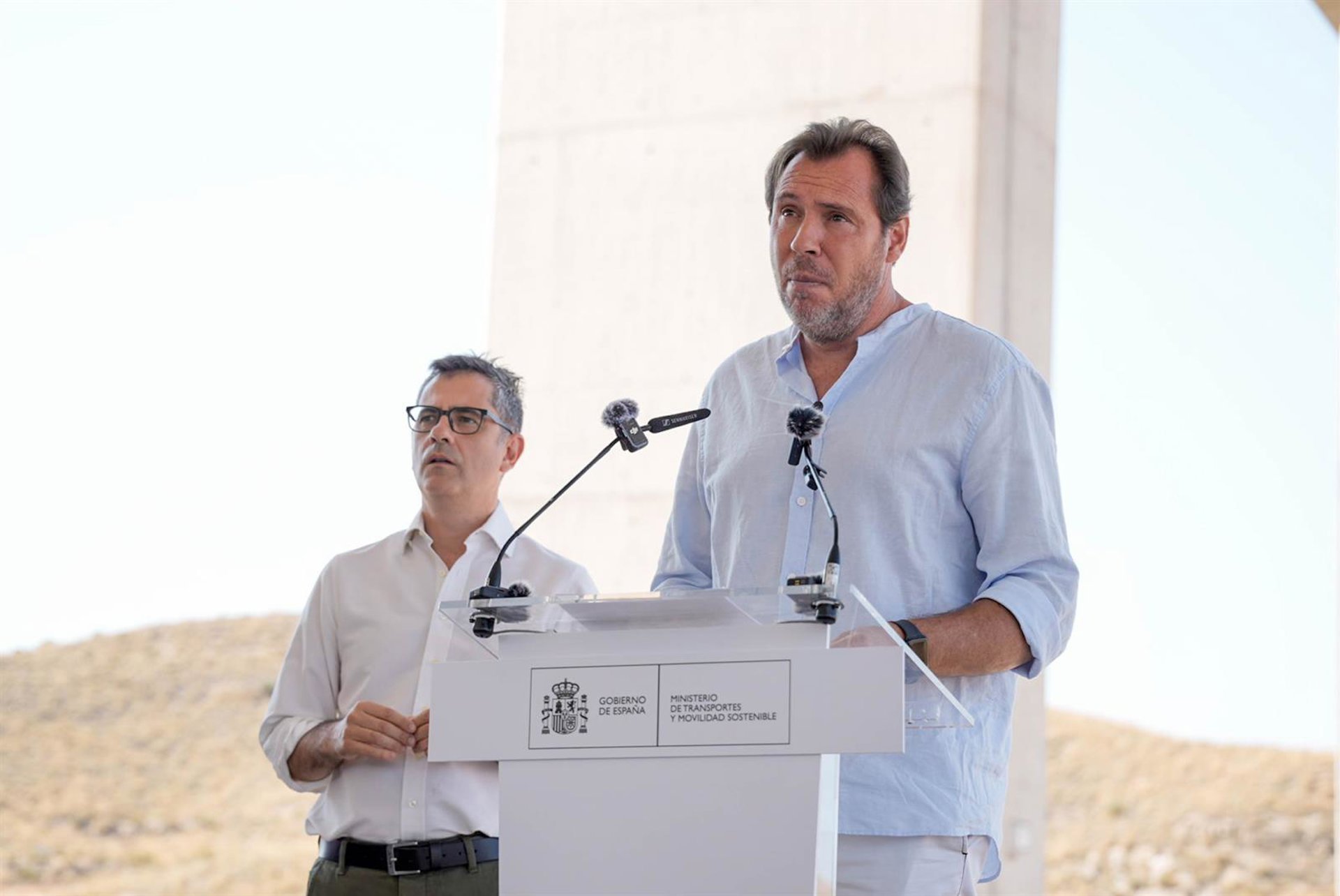 Puente niega haberse «cachondeado» de los incendios y apunta que «quien se ríe de la gente es quien sigue de vacaciones»