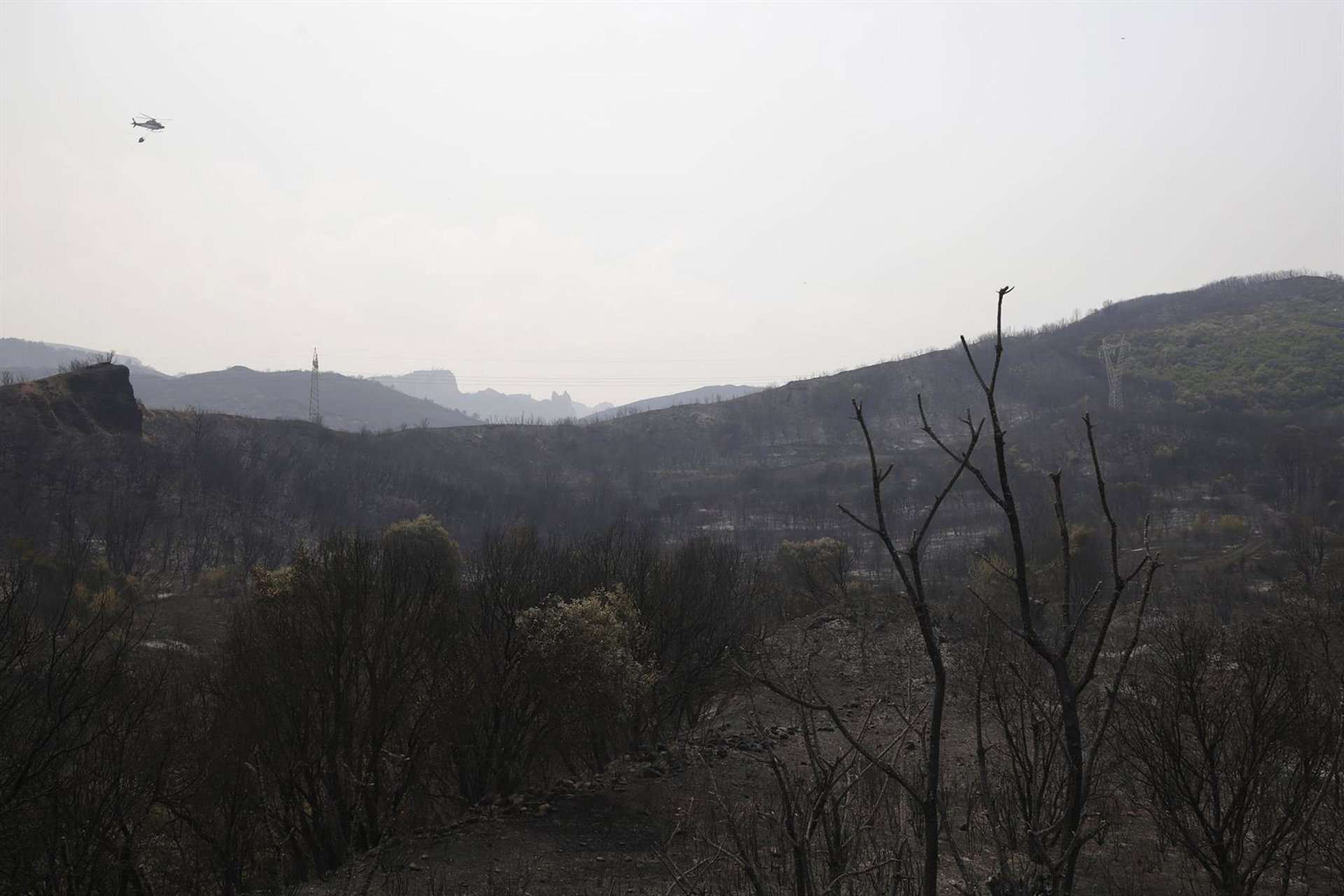El incendio de Ourense entra en León por Gestoso y provoca otro nivel 2 y evacuaciones