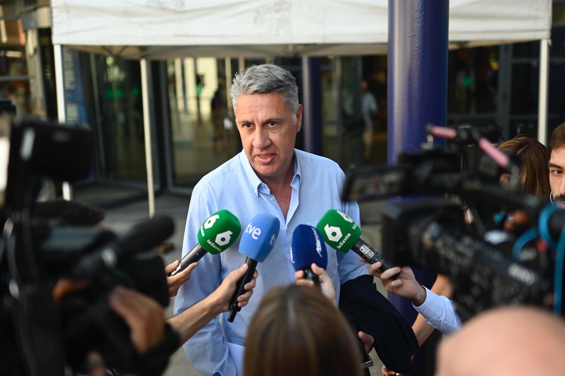 Albiol pide reunirse con Sánchez tras un asesinato en un edificio ocupado de Badalona (Barcelona)