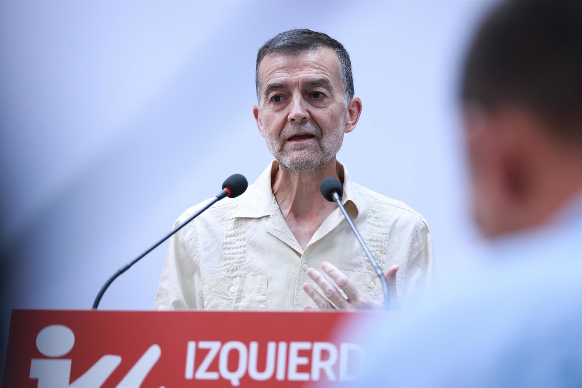 IU dice que no le vale la postura de Albares ni de Sumar y exige ruptura con Israel y un decreto de embargo de armas