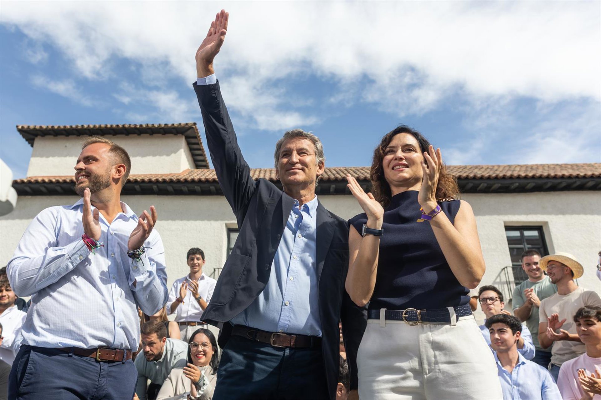 Ayuso agradece a Feijóo «no normalizar lo que no es normal» y haber elegido el acto del PP madrileño: «Somos más dignos»