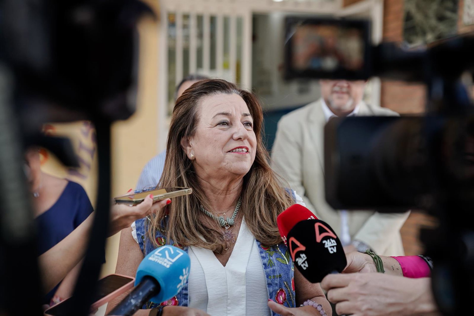 Castillo aclara que los colegios «no son lugares de riesgo» ante la gripe aviar