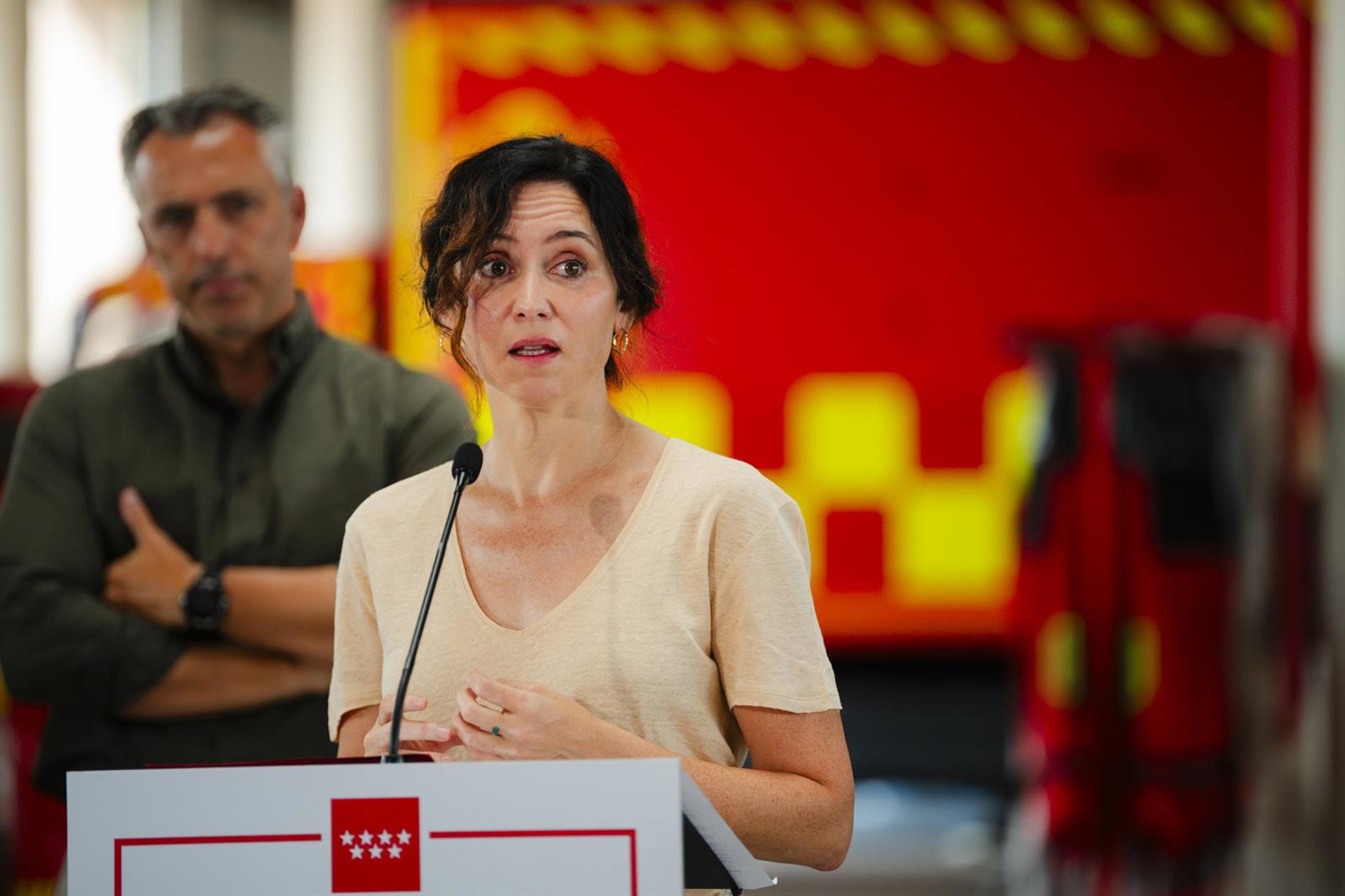 Ayuso reprocha a Sánchez echar «fuego» sobre la Vuelta: «Tiene que llamar a la convivencia o por lo menos no azuzar más»