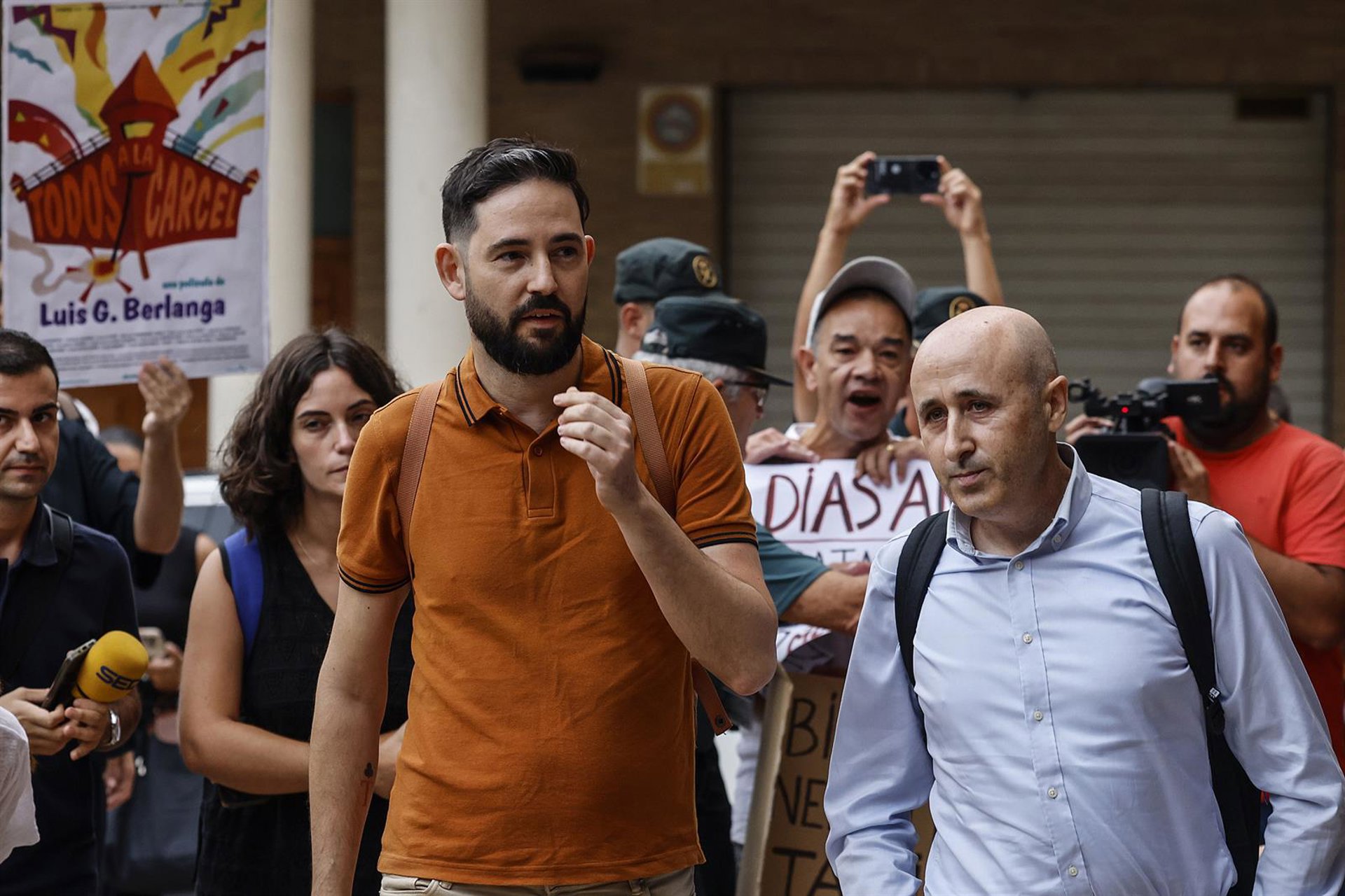 Polo (CHJ) llega al juzgado para testificar en la causa de la dana: «No tenemos absolutamente nada que ocultar»