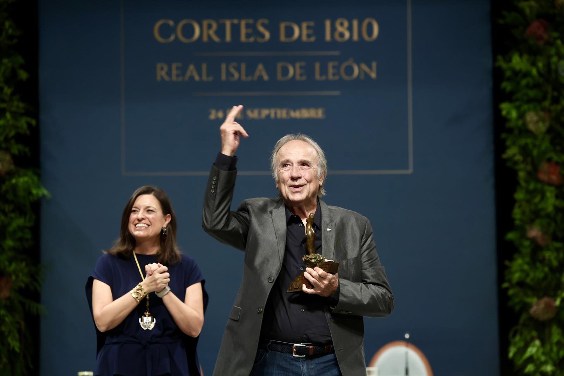 Serrat: «Nuestros representantes están adoptando posiciones que no ayudan a lo que necesita un sistema democrático»