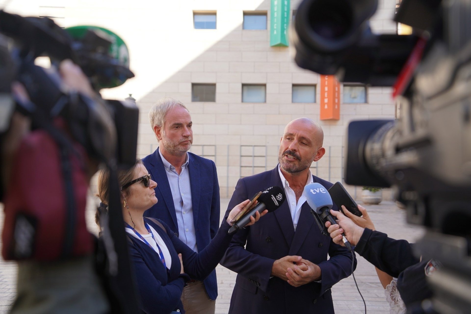 De los Santos (PP) reclama la dimisión de Redondo y afirma que al Gobierno «nunca le ha importado las mujeres»