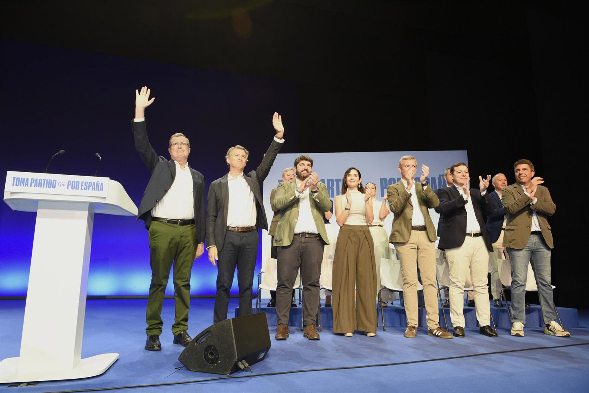 Feijóo carga contra la esposa del presidente del Gobierno por «esconderse» del juez y avisa: «Sánchez va a acabar mal»