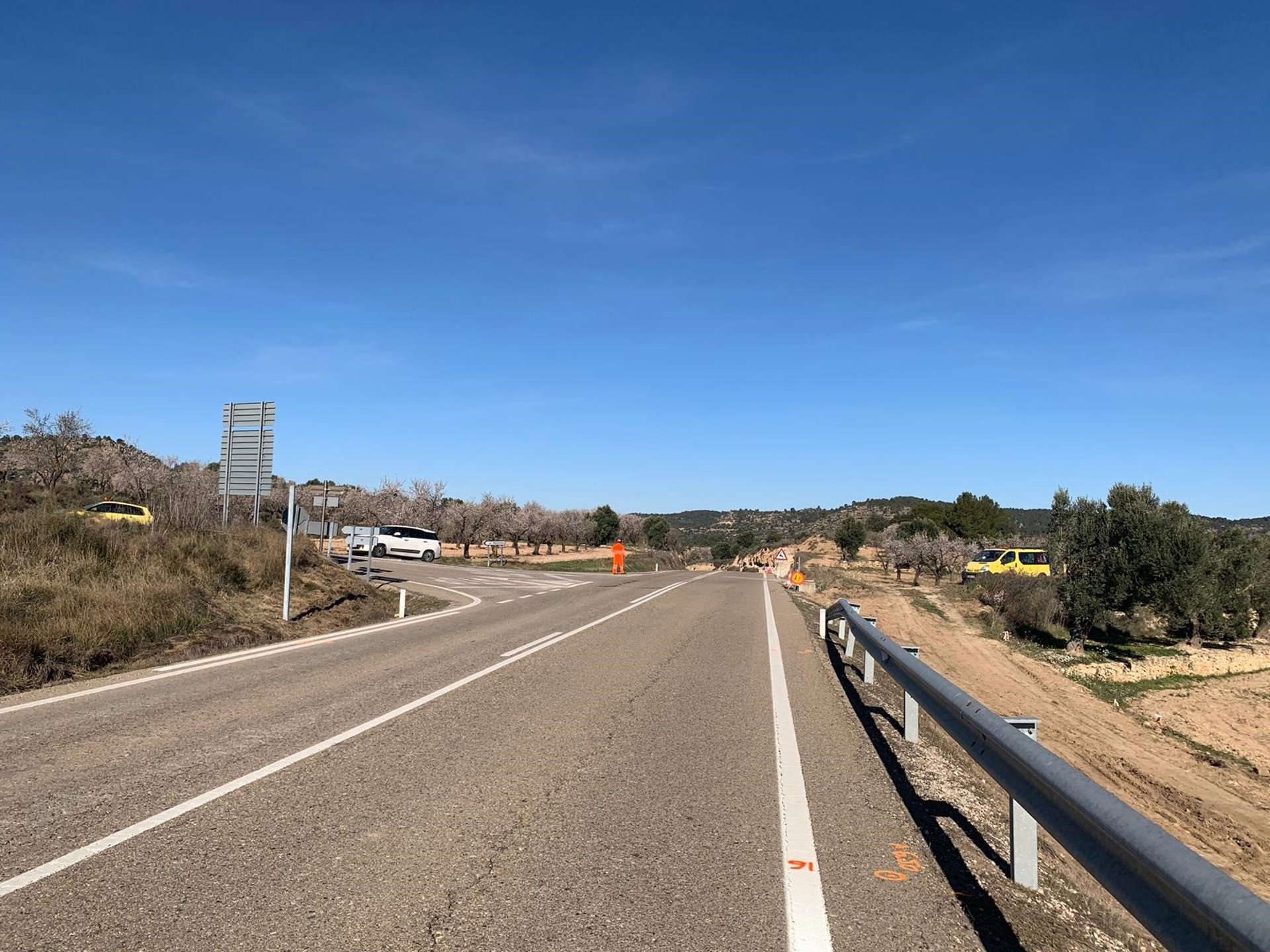 Dos fallecidos y cuatro heridos, dos de ellos graves, tras un accidente de tráfico en La Fresneda (Teruel)