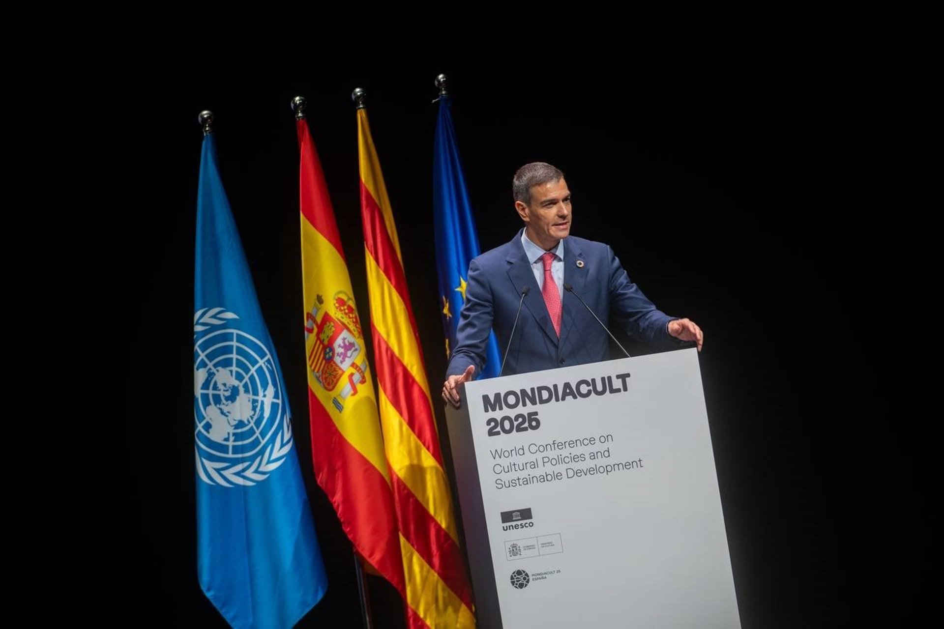Sánchez defiende que la cultura «no puede neutral ni indiferente» ante lo que sucede en el mundo