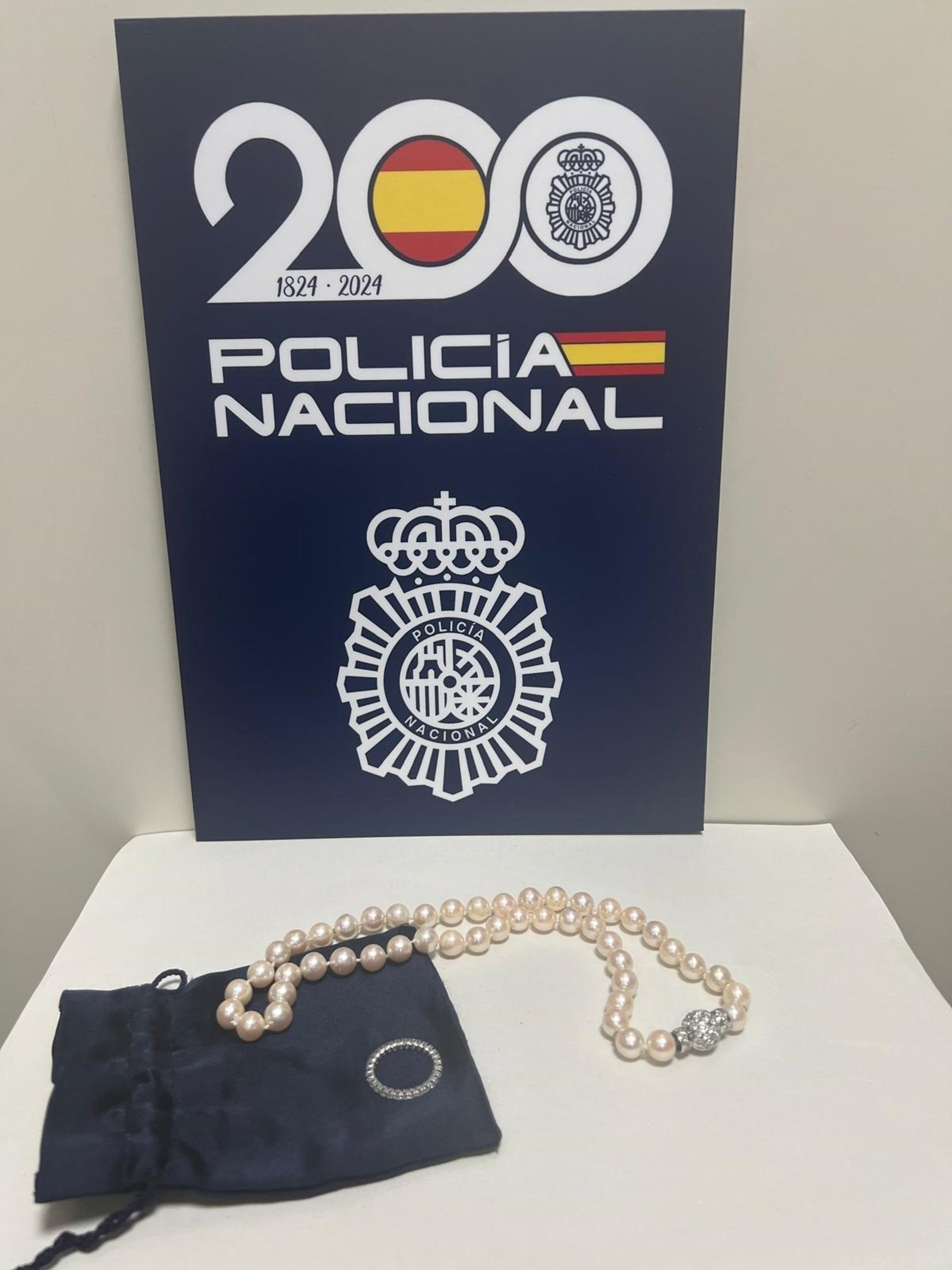 Detenido en el aeropuerto por hurtar a su tía joyas de 7.000 euros e intentar huir a Reino Unido