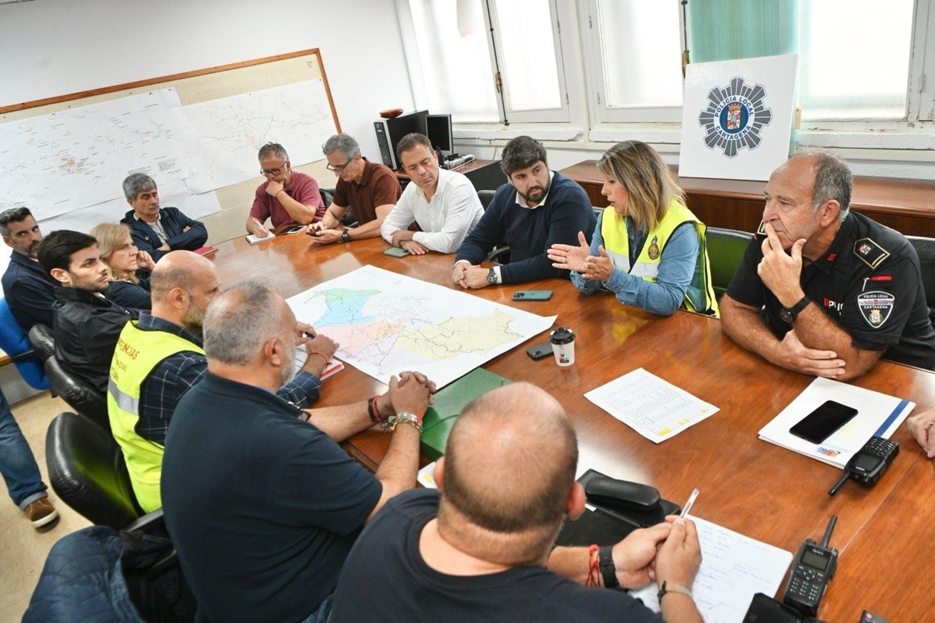 López Miras, sobre el aviso rojo por lluvia en Cartagena: «Todos los servicios de emergencia están disponibles»