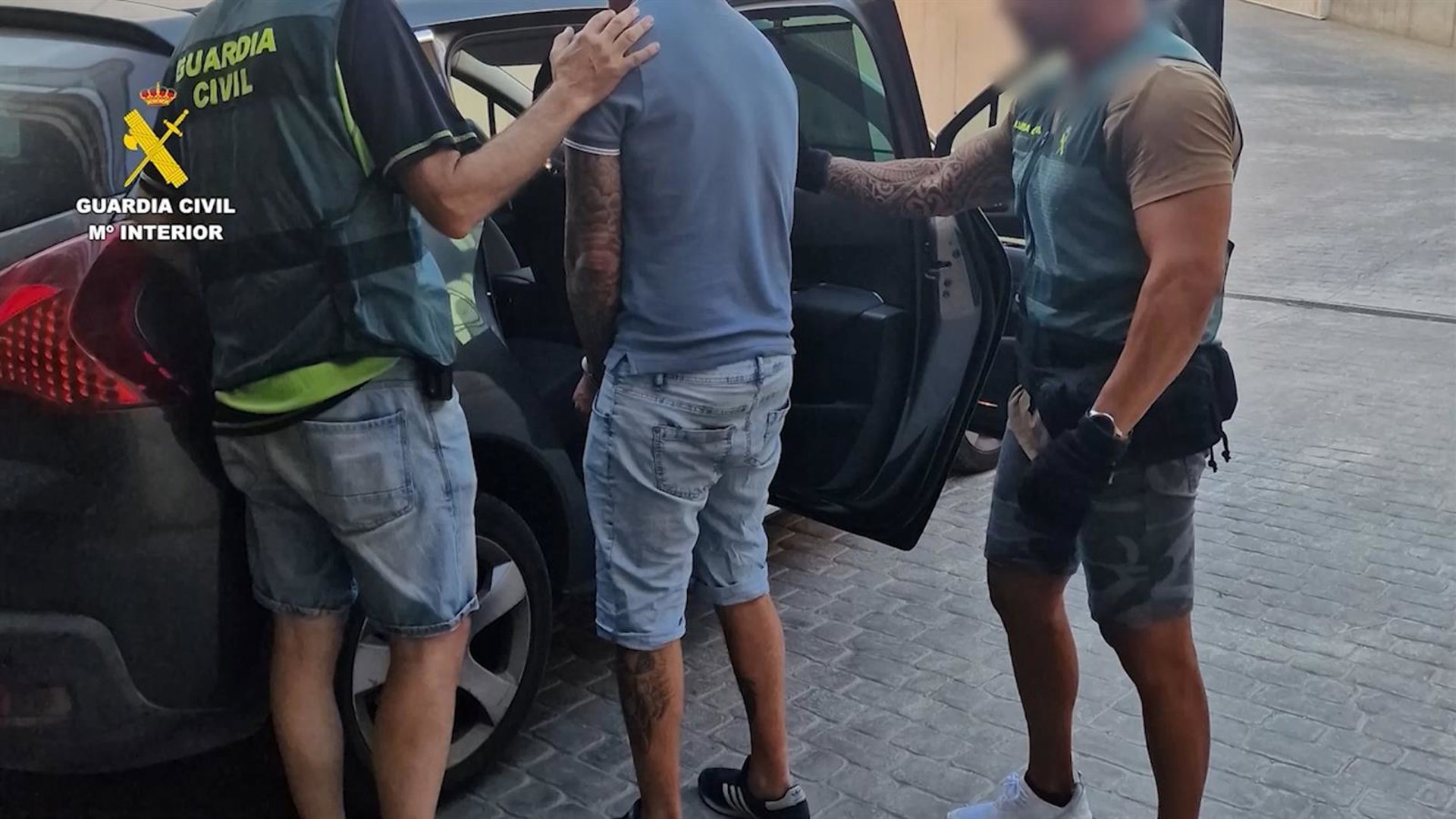 Detenido un hombre en Santa Pola acusado de disparar a su hermana en el hombro y de tráfico de drogas