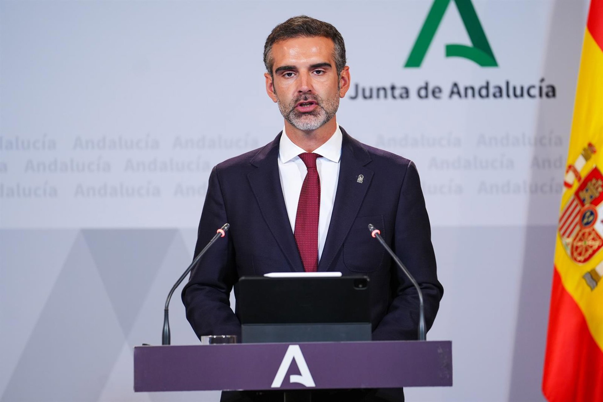 La Junta pide a Montero que «deje de negociar privilegios para Cataluña» y apoye una financiación «justa» para Andalucía