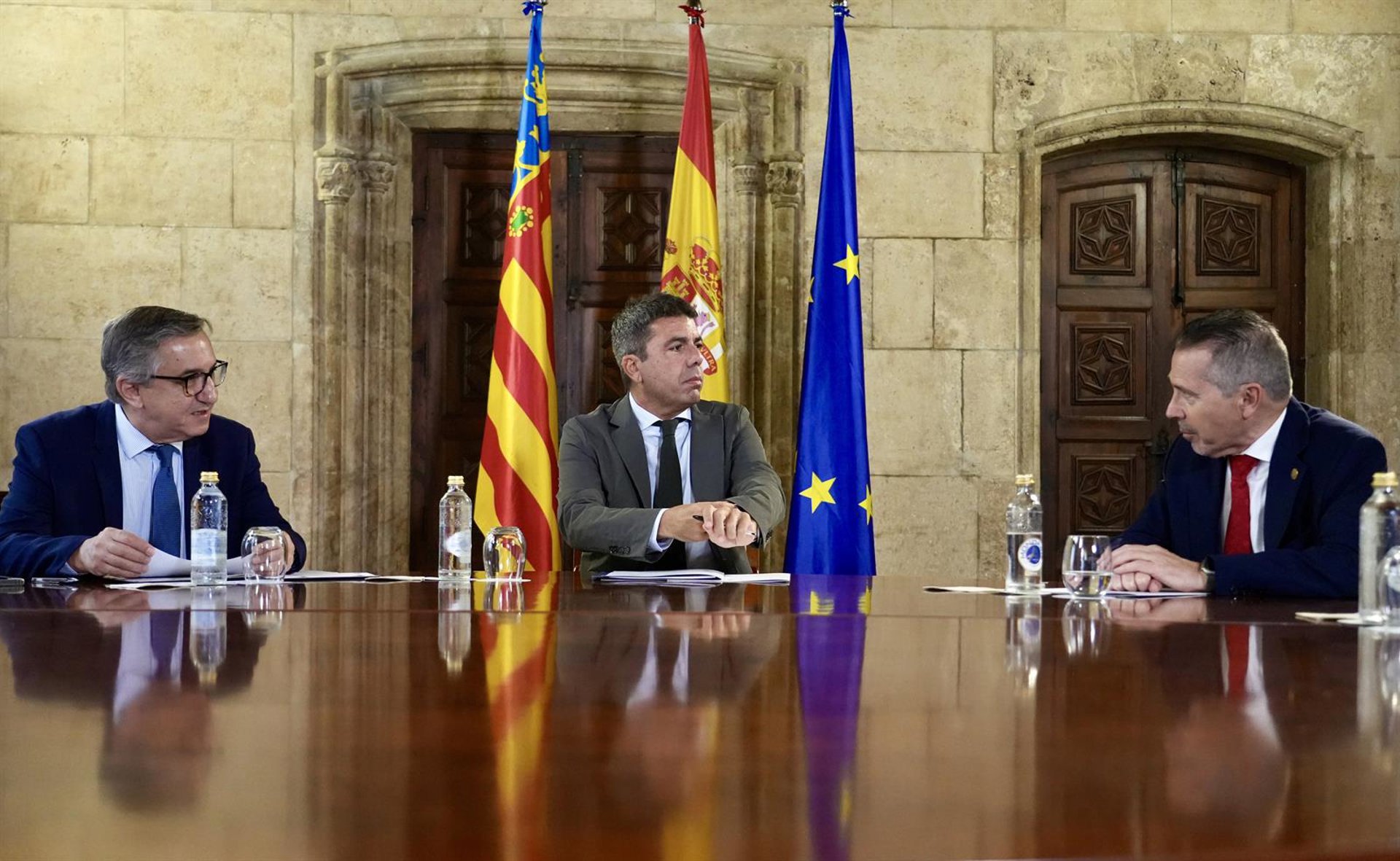 El rector de la UPV presenta a Mazón el nuevo campus en Hangzhou (China), un «hito histórico» para la Comunitat