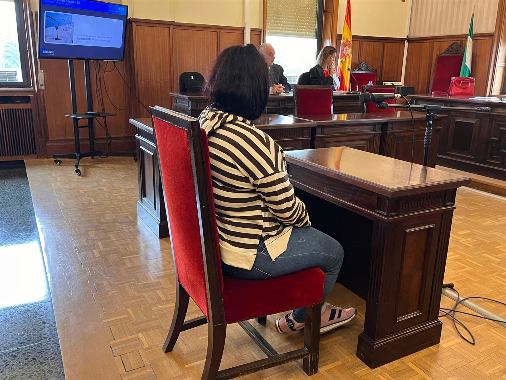 Fiscalía eleva a 23 años la cárcel para la madre del bebé abandonado en contenedor en Los Palacios