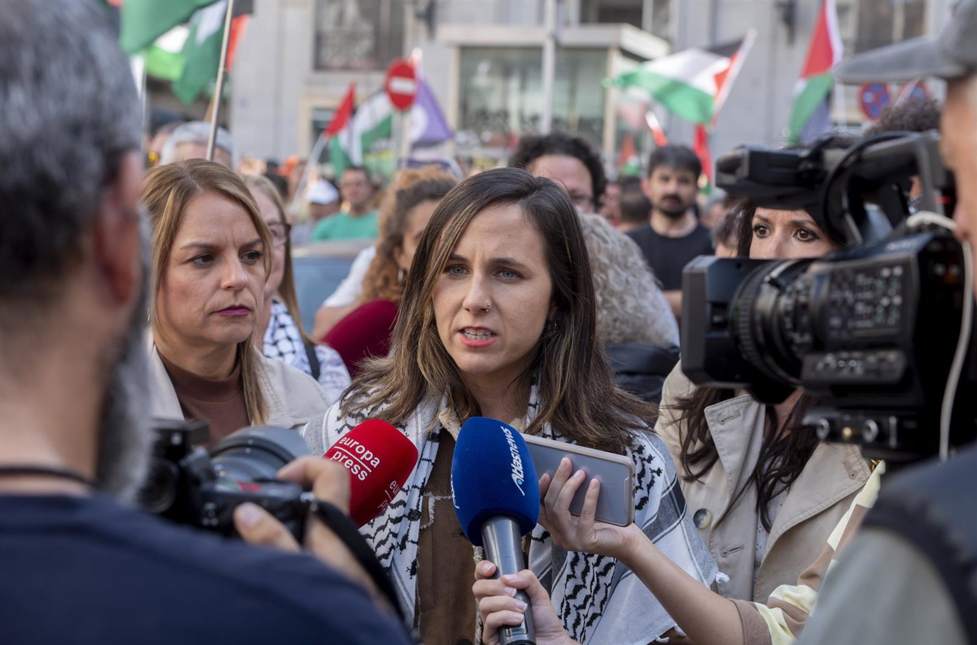 Podemos critica que el problema en vivienda no es quien sea ministra sino un Gobierno que «toma por idiota a la gente»