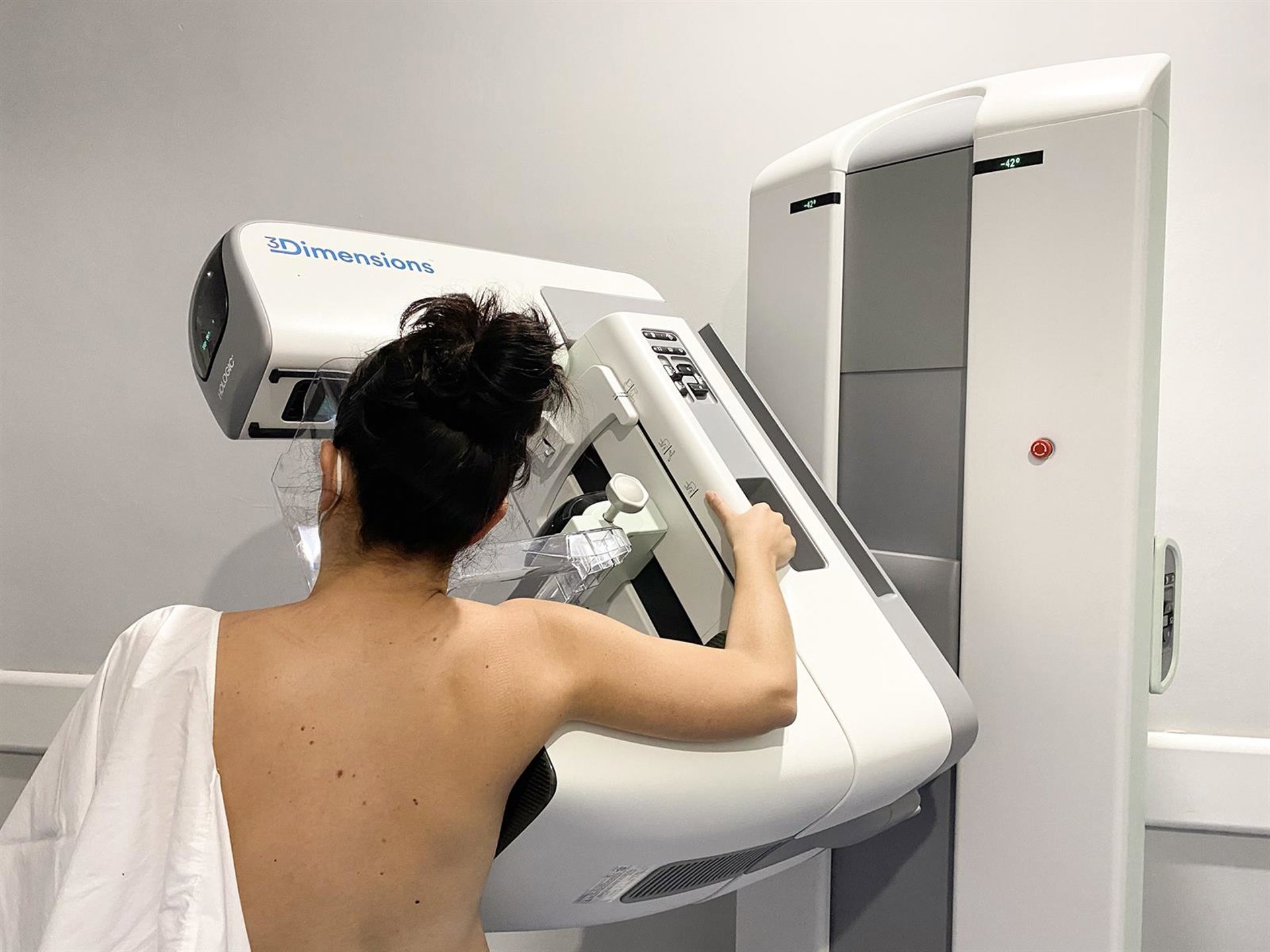 La Fiscalía de Andalucía incoa diligencias por el cáncer de mama y pregunta por las «medidas de reparación»