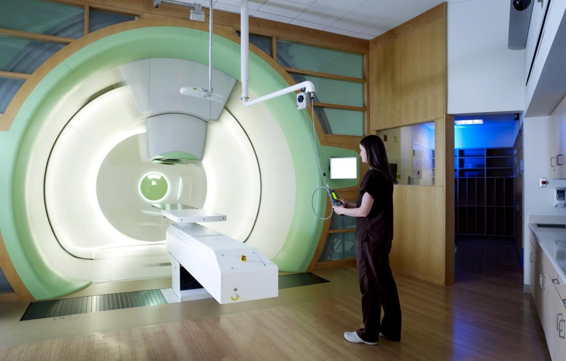 El Centro de Protonterapia de Galicia entra en la fase de instalar el primer acelerador de la sanidad pública española