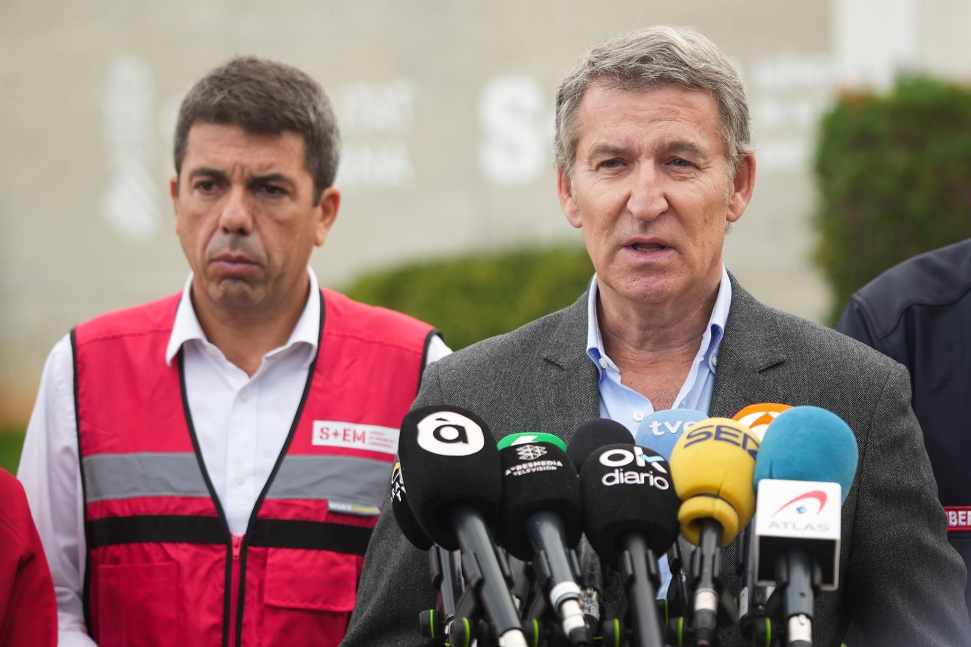 Feijóo pide que «toda la energía que se dedica a politizar» la dana se centre en la «reconstrucción»
