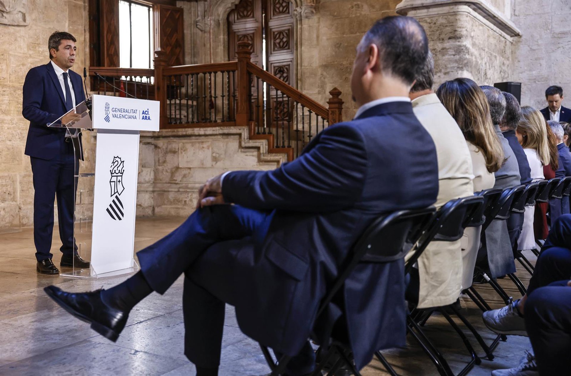 Mazón registra en Les Corts el escrito de renuncia de ‘president’