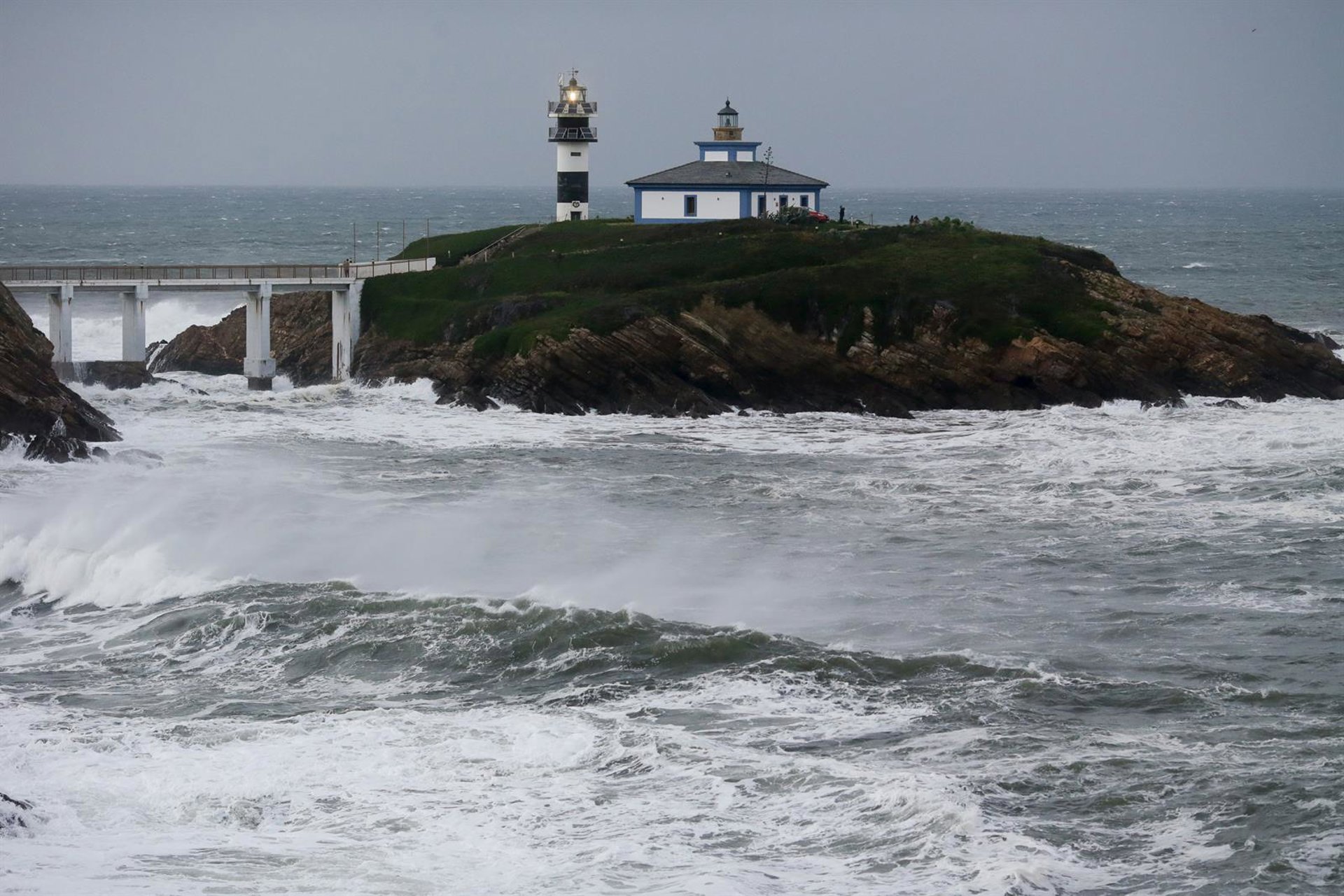 Vientos de más de 150 km/h y lluvias abundantes en el oeste de Galicia, con mas de 70 incidencias por el temporal