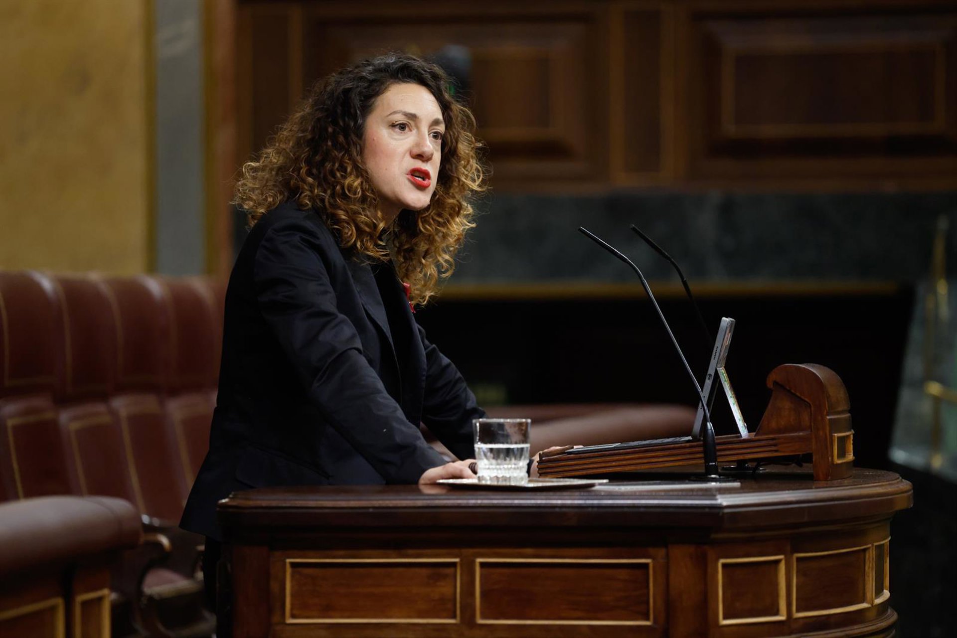 Sumar avisa a Junts que mantener su «fantasía de bloqueo absurdo» al Gobierno es una «estrategia suicida»