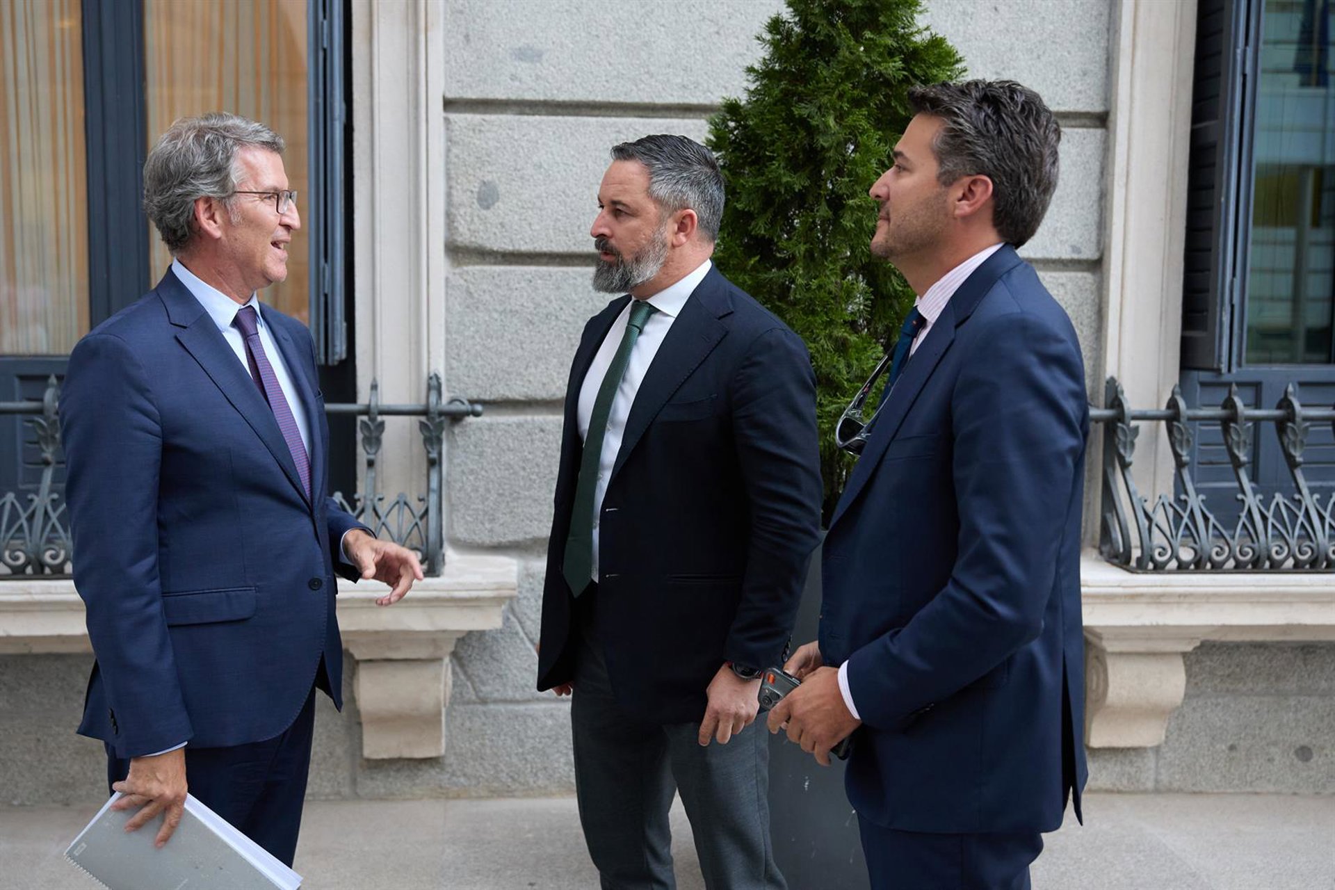 Moncloa cuenta con un acuerdo «rápido» entre Feijóo y Abascal para sustituir a Mazón evitando elecciones