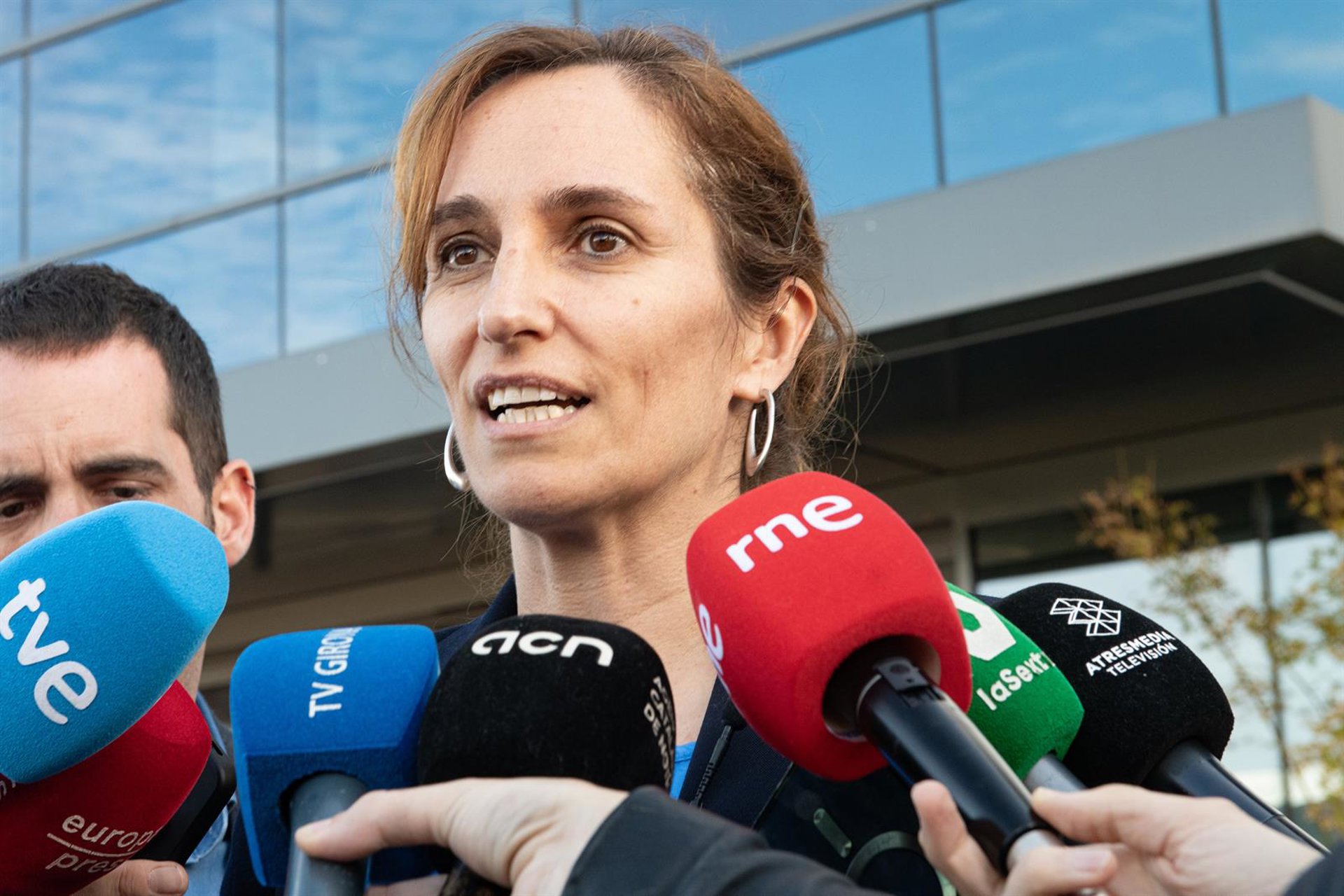 Mónica García ve «blanco y en botella» la inocencia del fiscal general y apunta a Miguel Ángel Rodríguez por «mentiroso»