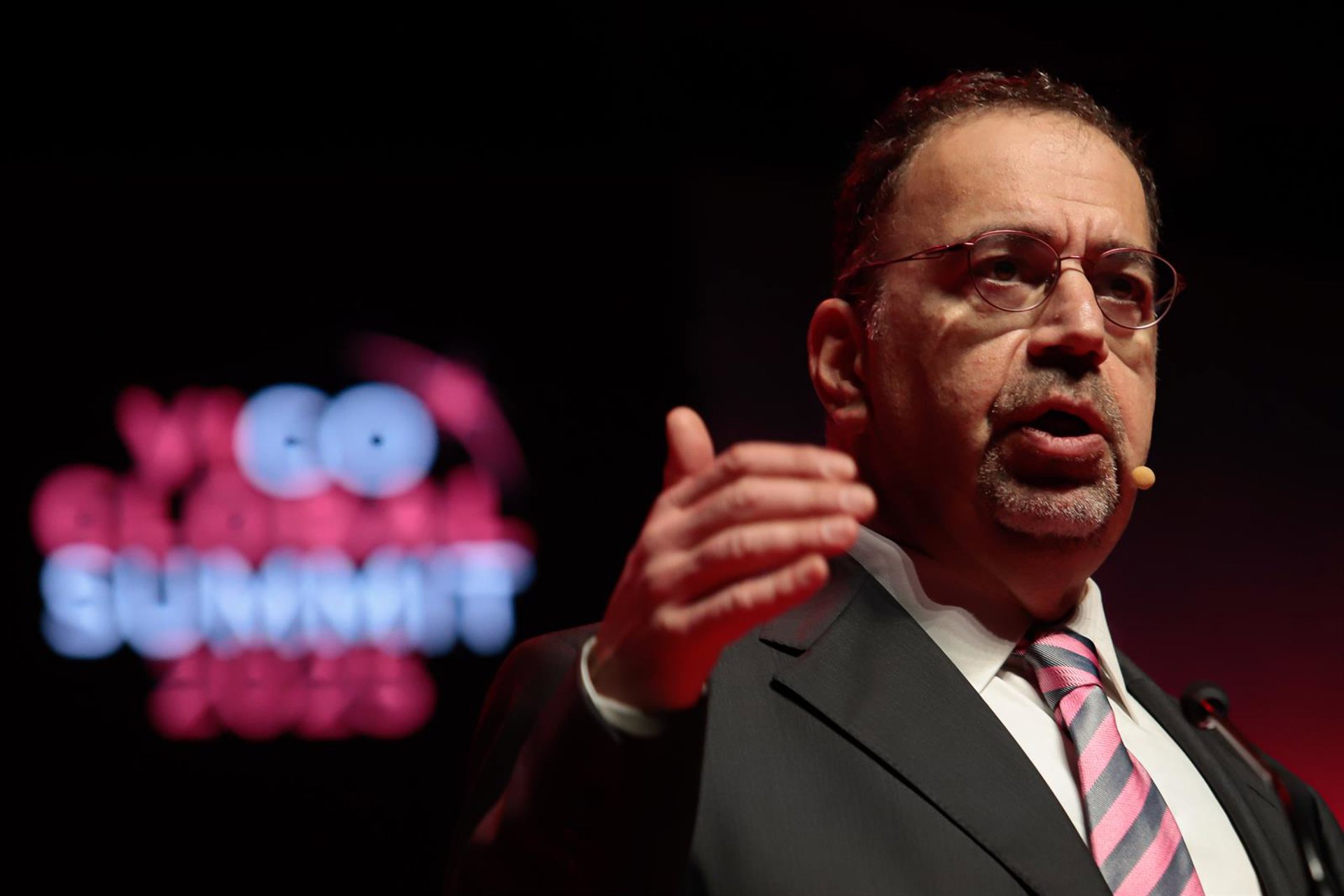Economía-El Nobel Daron Acemoglu pide IA «protrabajador» y no «automatizadora» para evitar «problemas con la democracia»