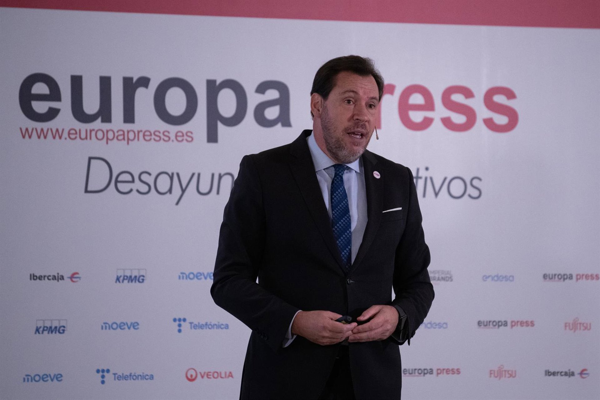 Puente cree que Junts se «autolesiona» como Cs o Podemos y avisa: «La Legislatura tiene aliento hasta el último aliento»