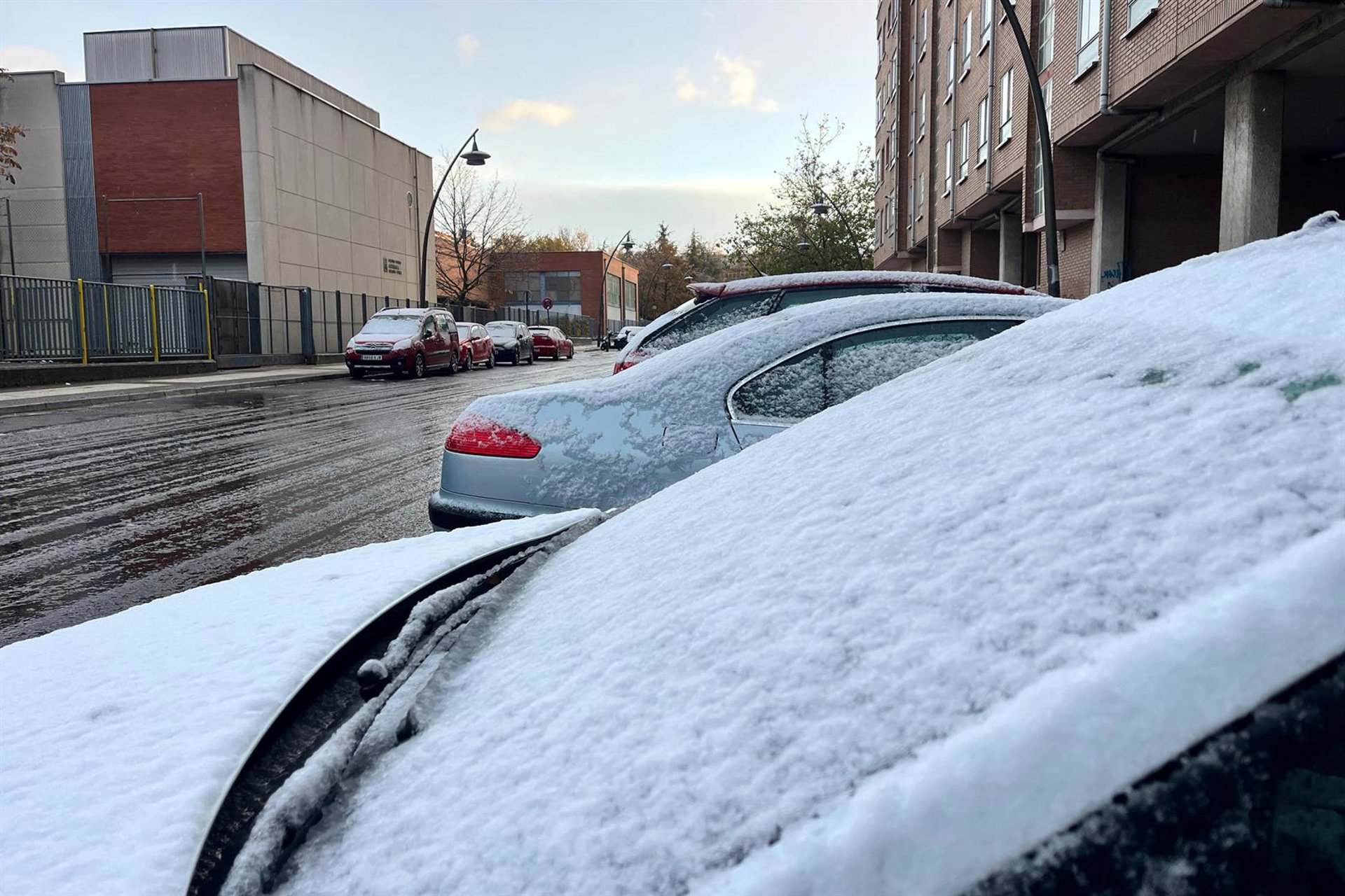 Cerrados a todo tipo de vehículos los puertos vascos de La Herrera, Mandubia, Opakua, Orduña y Zaldiaran por la nieve