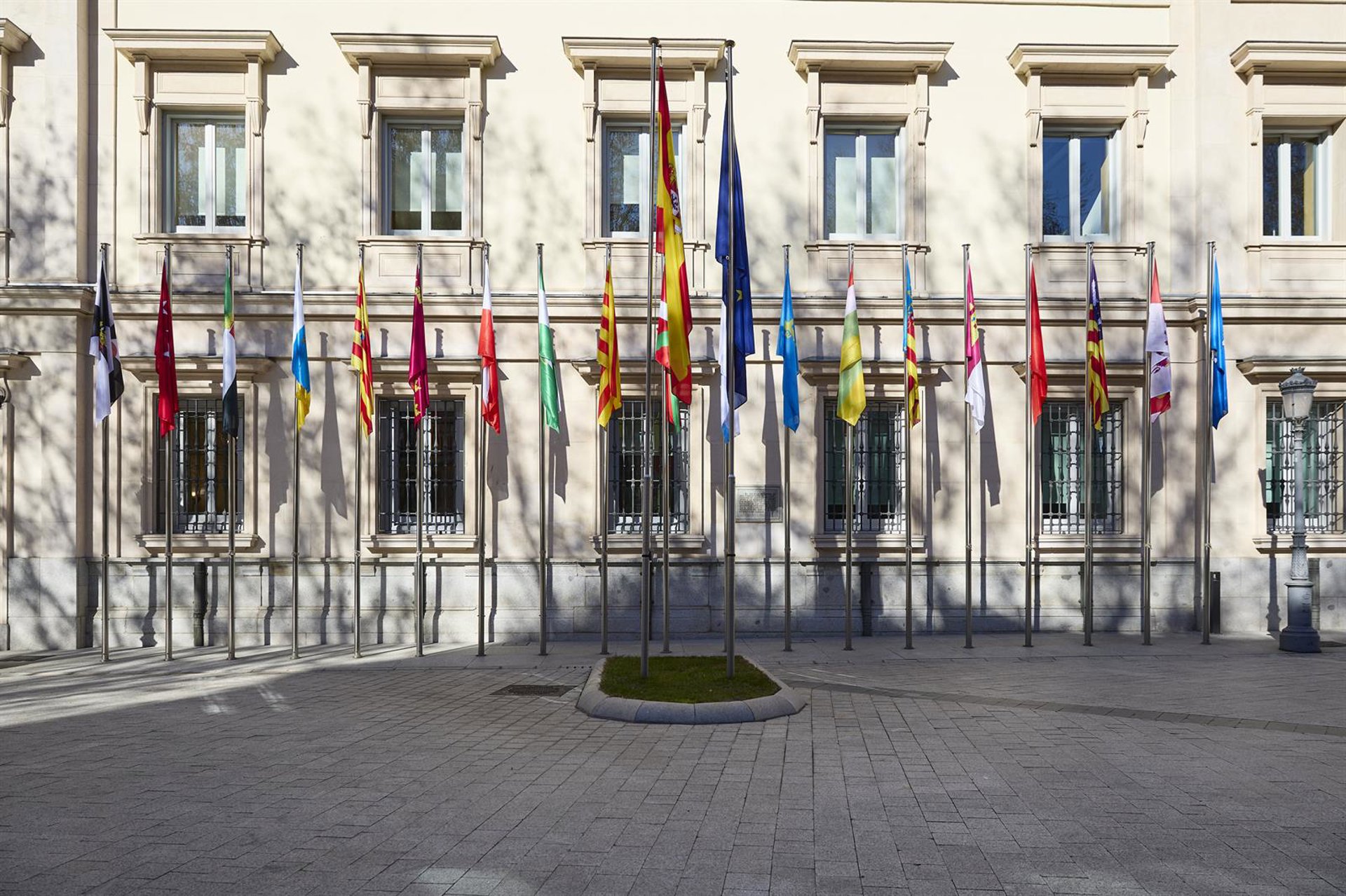 El PSOE busca que el Congreso apoye el autogobierno de las CCAA mediante la transferencia y delegación de competencias