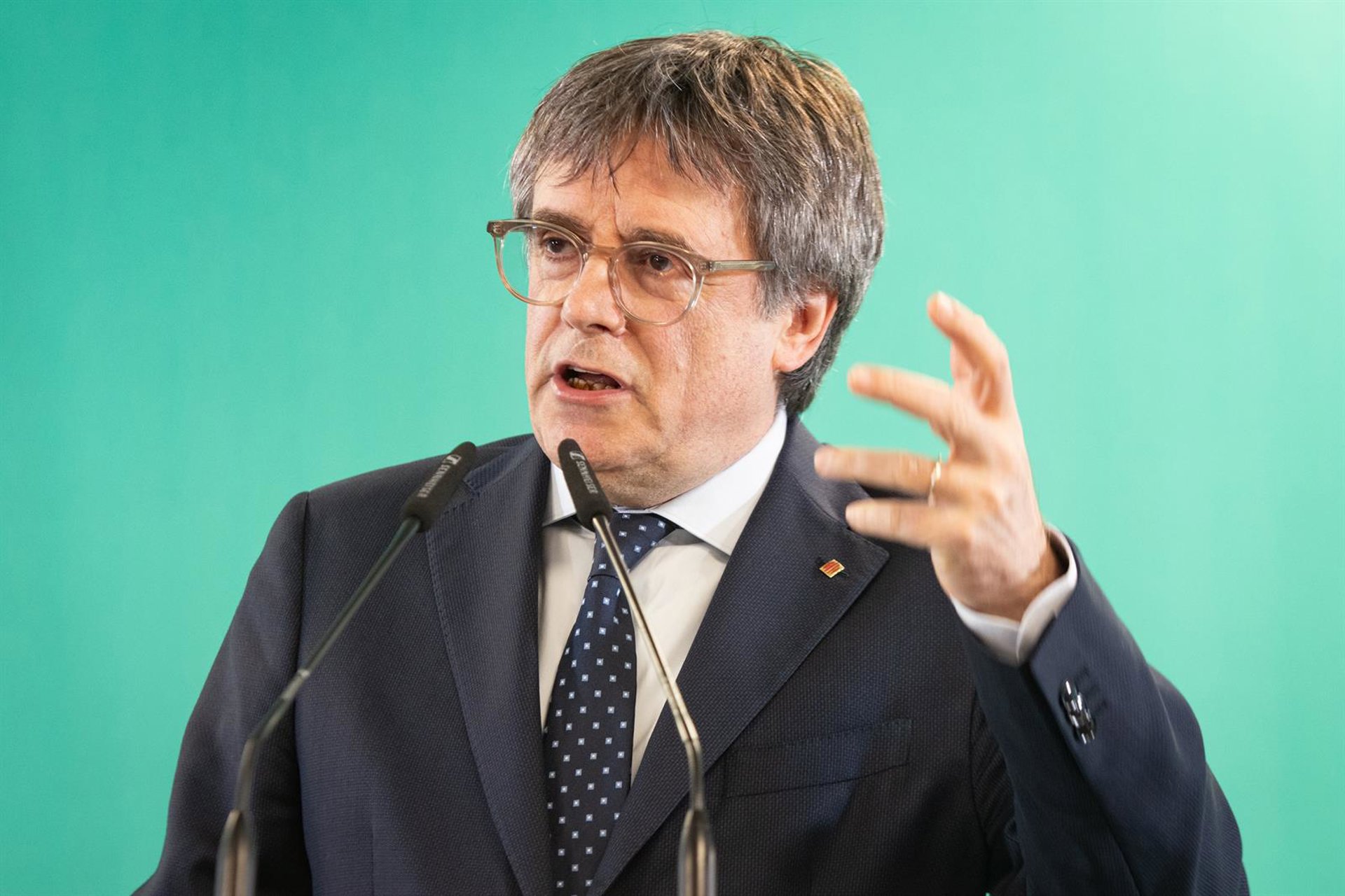 Puigdemont pide al PSOE «emprender la ruptura que se negaron a hacer hace 50 años»