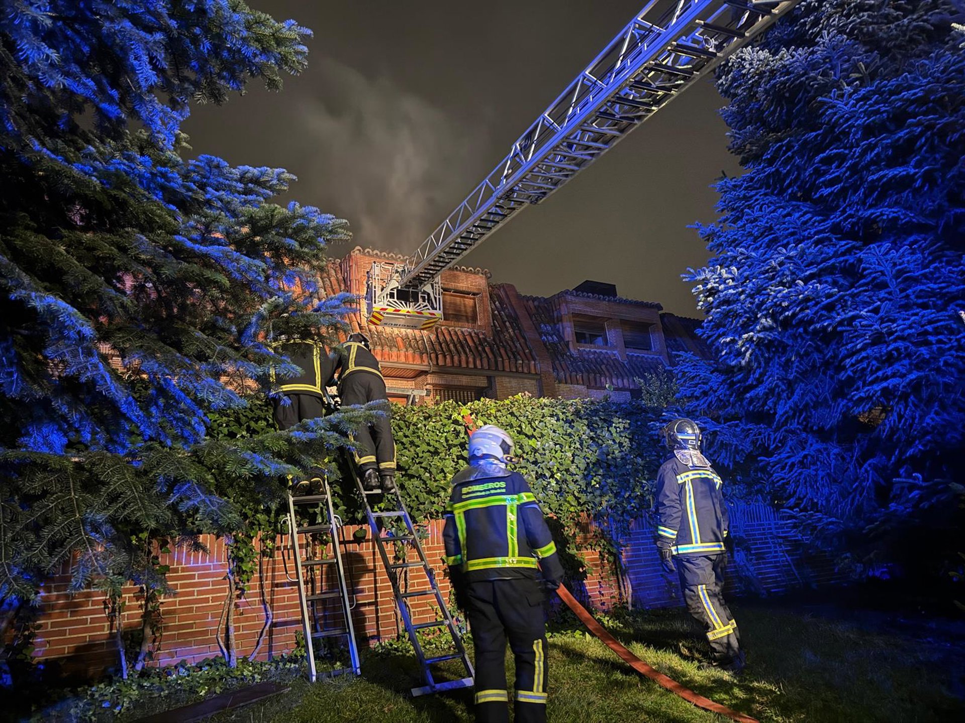 Muere un hombre de 96 años en el incendio de una vivienda en Las Rozas (Madrid)