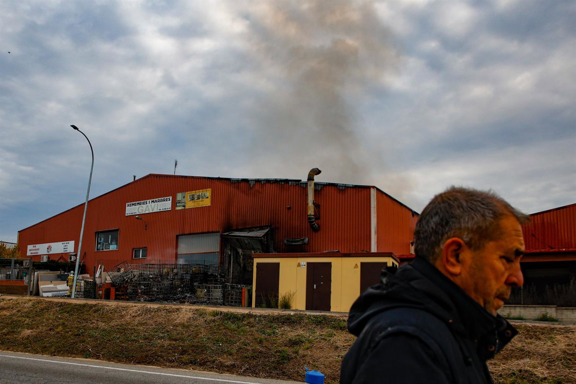 3 heridos graves tras un incendio en una empresa de reciclaje de Caldes de Montbui (Barcelona)