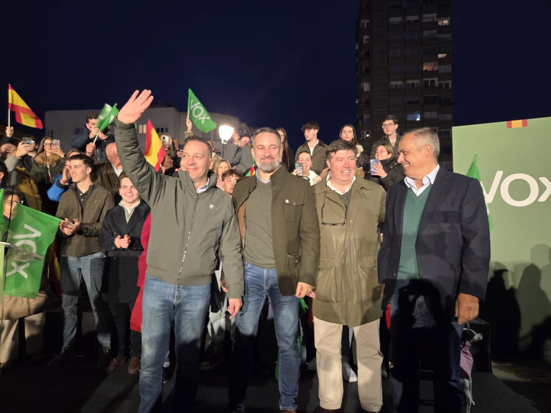 Abascal se vuelca en Extremadura con un discurso que culpa al bipartidismo de los problemas de la región