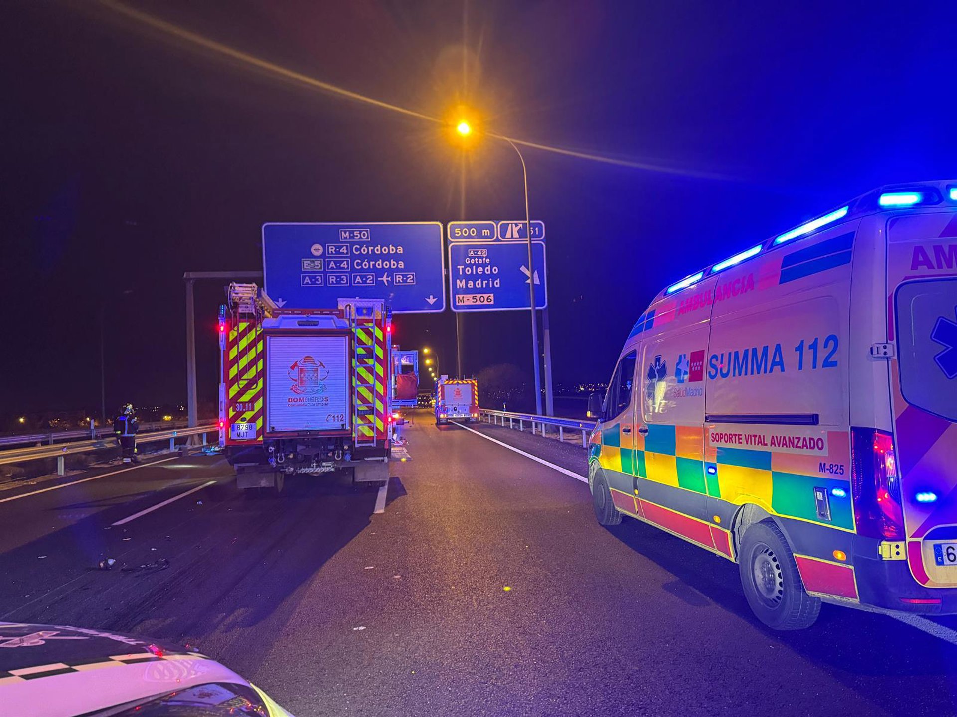 Muere un hombre de 49 años al chocar su coche contra un camión en la M-50 en Fuenlabrada