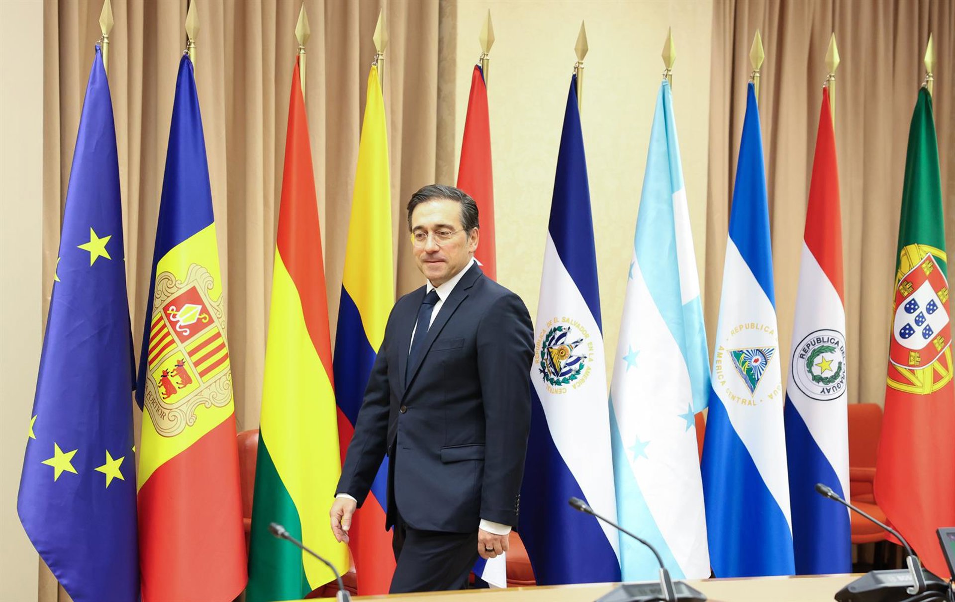 Albares llama a preservar los parlamentos iberoamericanos frente a los «abusos de poder y la injusticia»