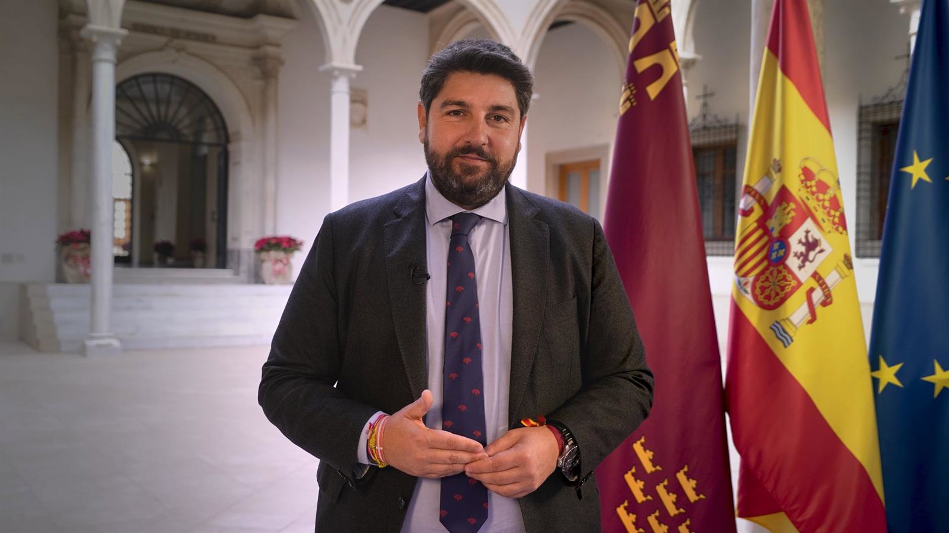 López Miras apela en el Día de la Constitución a «defender y proteger» la democracia y la libertad
