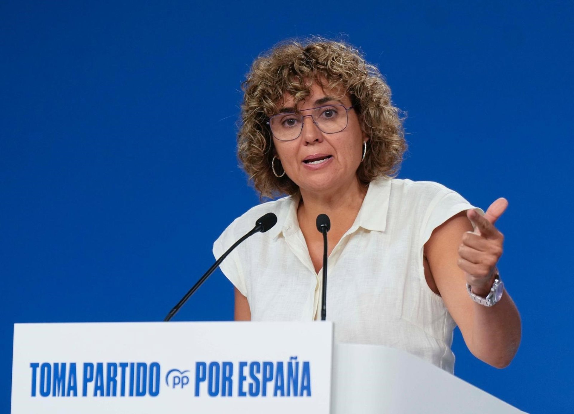 Montserrat (PPE) sobre las ministras socialistas ante el caso Salazar: «Como mujeres les avergüenza»