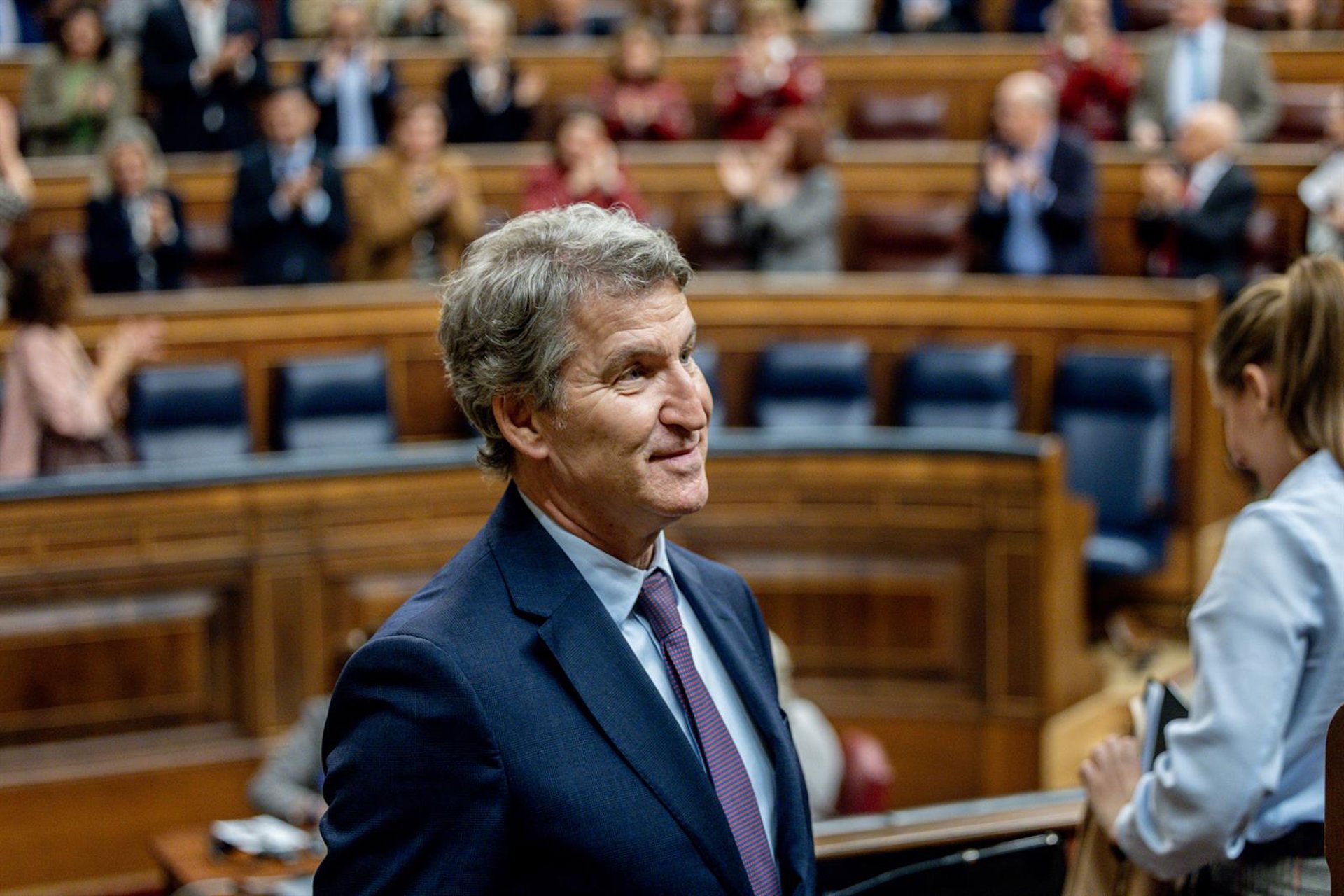 Feijóo exige a Sánchez salir del «búnker» de Moncloa y reclama un Pleno Extraordinario por la «corrupción sistémica»