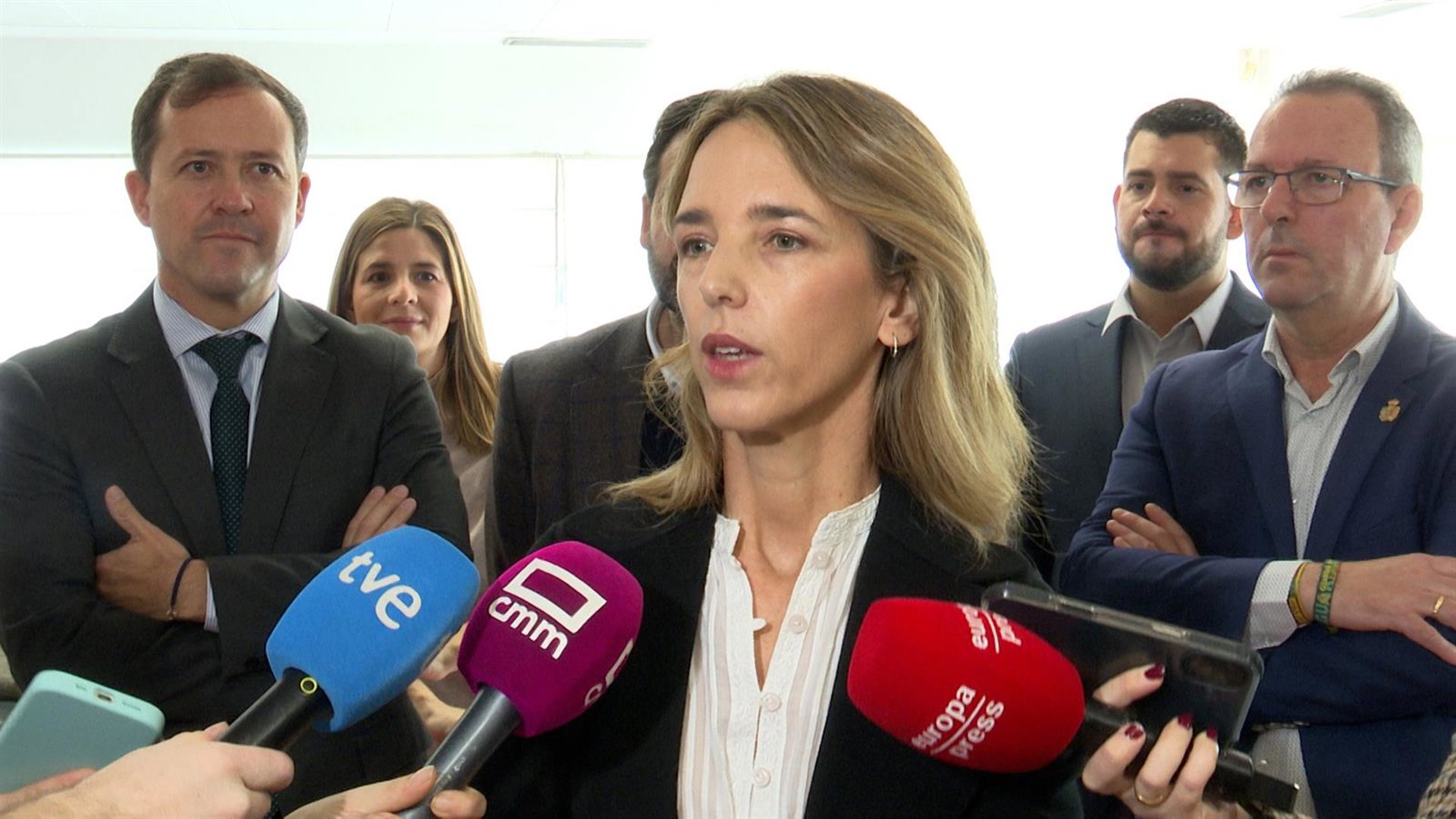 Álvarez de Toledo exige elecciones a Sánchez, el «número uno» de la «pirámide de corrupción y degradación institucional»