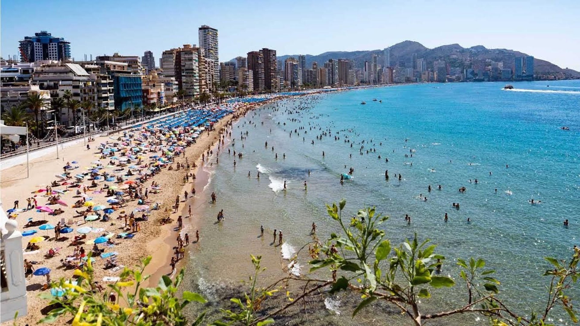 Municipios de Tenerife y Alicante registraron las rentas medias más bajas por habitante de España en 2021 y 2022