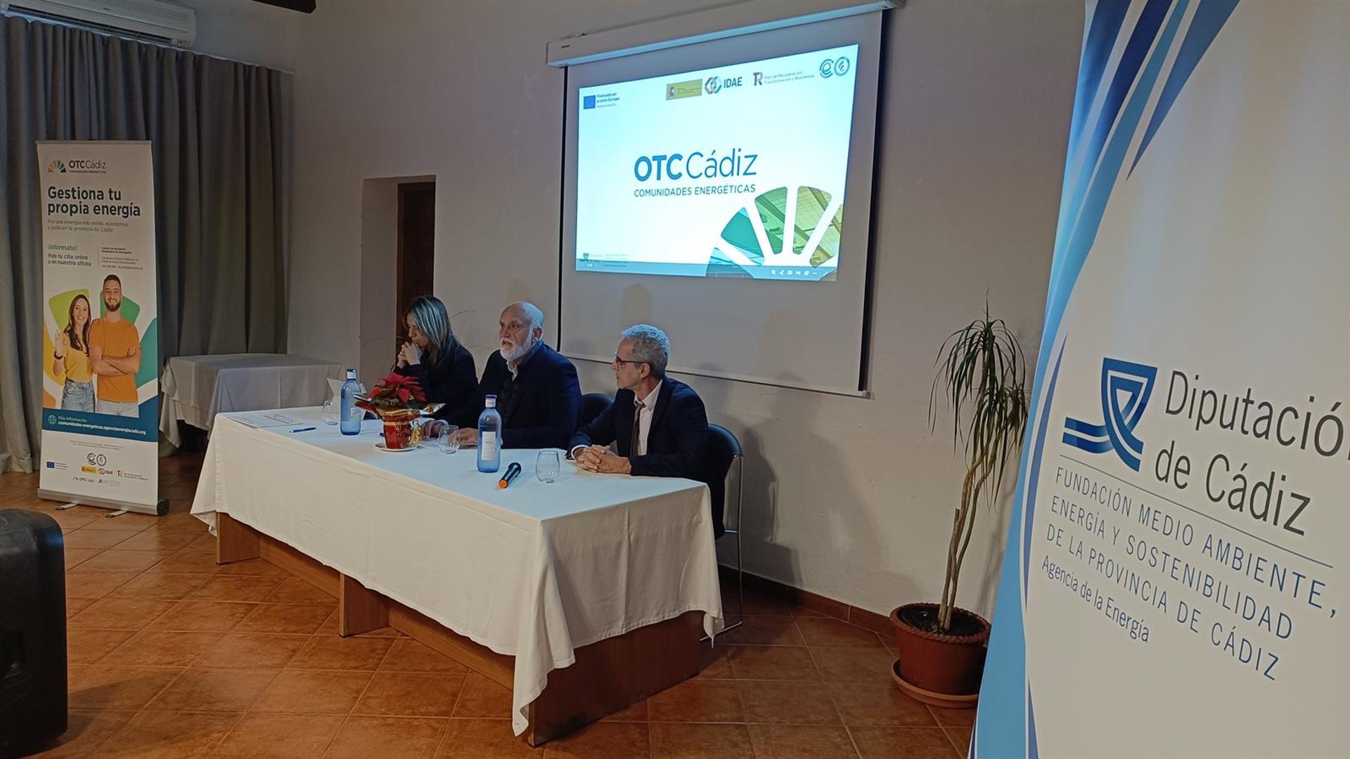 Una calculadora virtual creada por la Diputación de Cádiz permite conocer el potencial solar de los tejados
