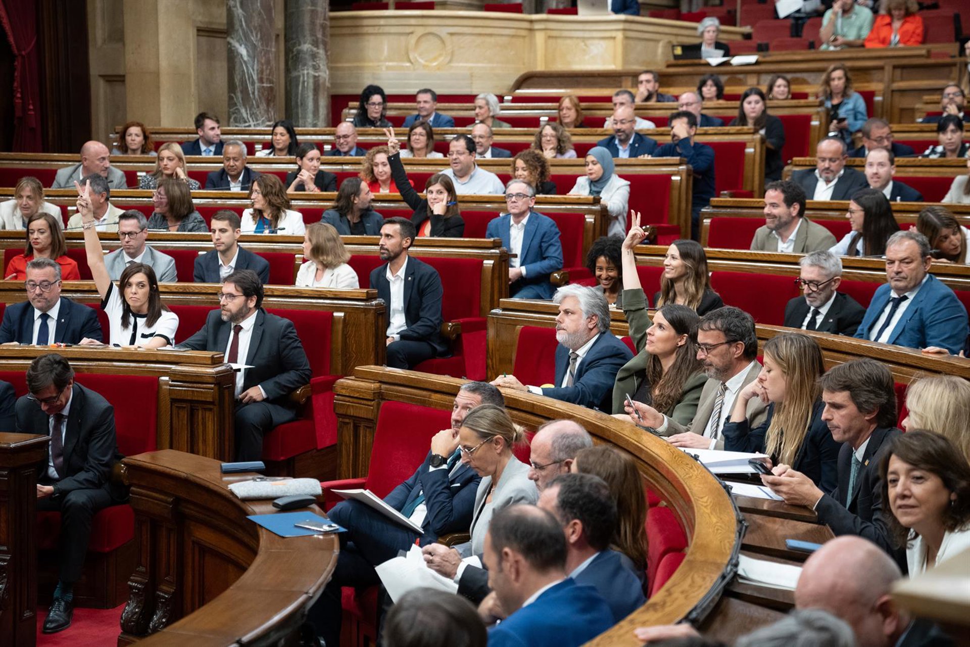 El Parlament aprueba regular el alquiler de temporada y de habitaciones