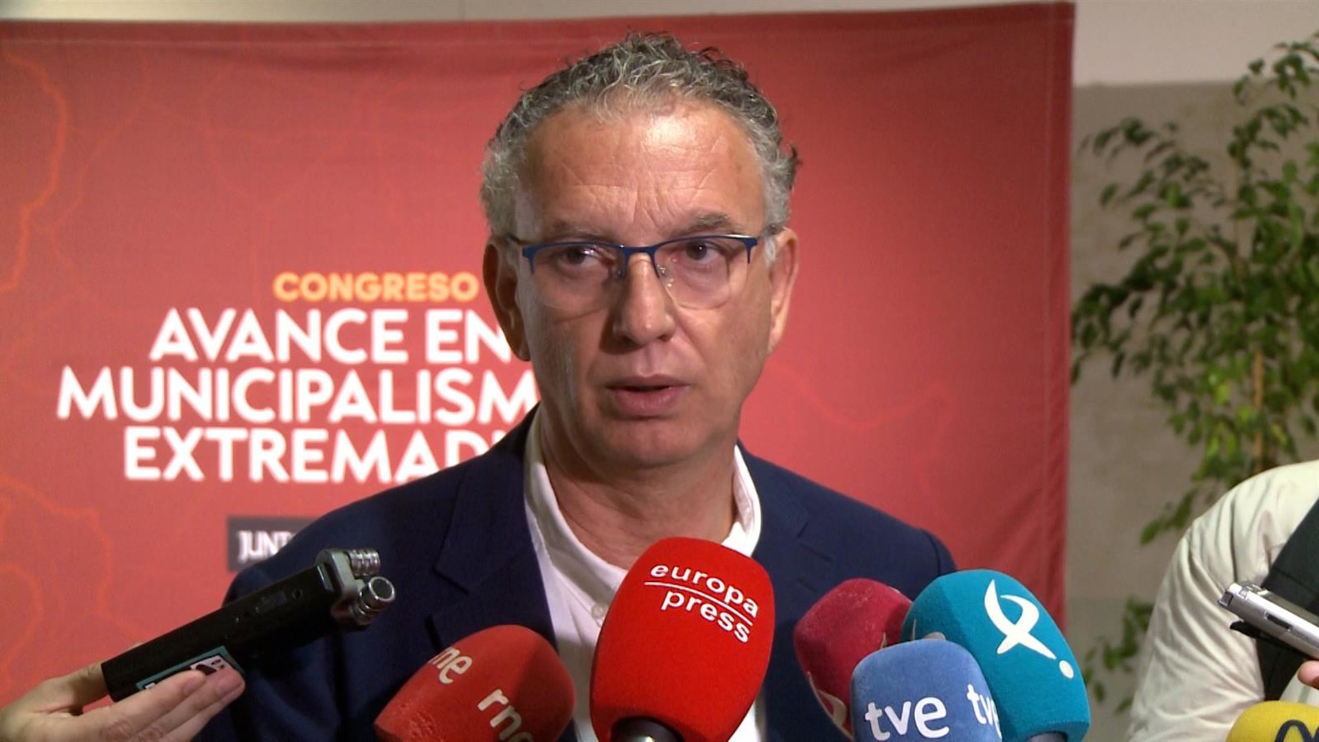Una edil del PSOE señala por acoso laboral al delegado del Gobierno en Extremadura y este lo niega