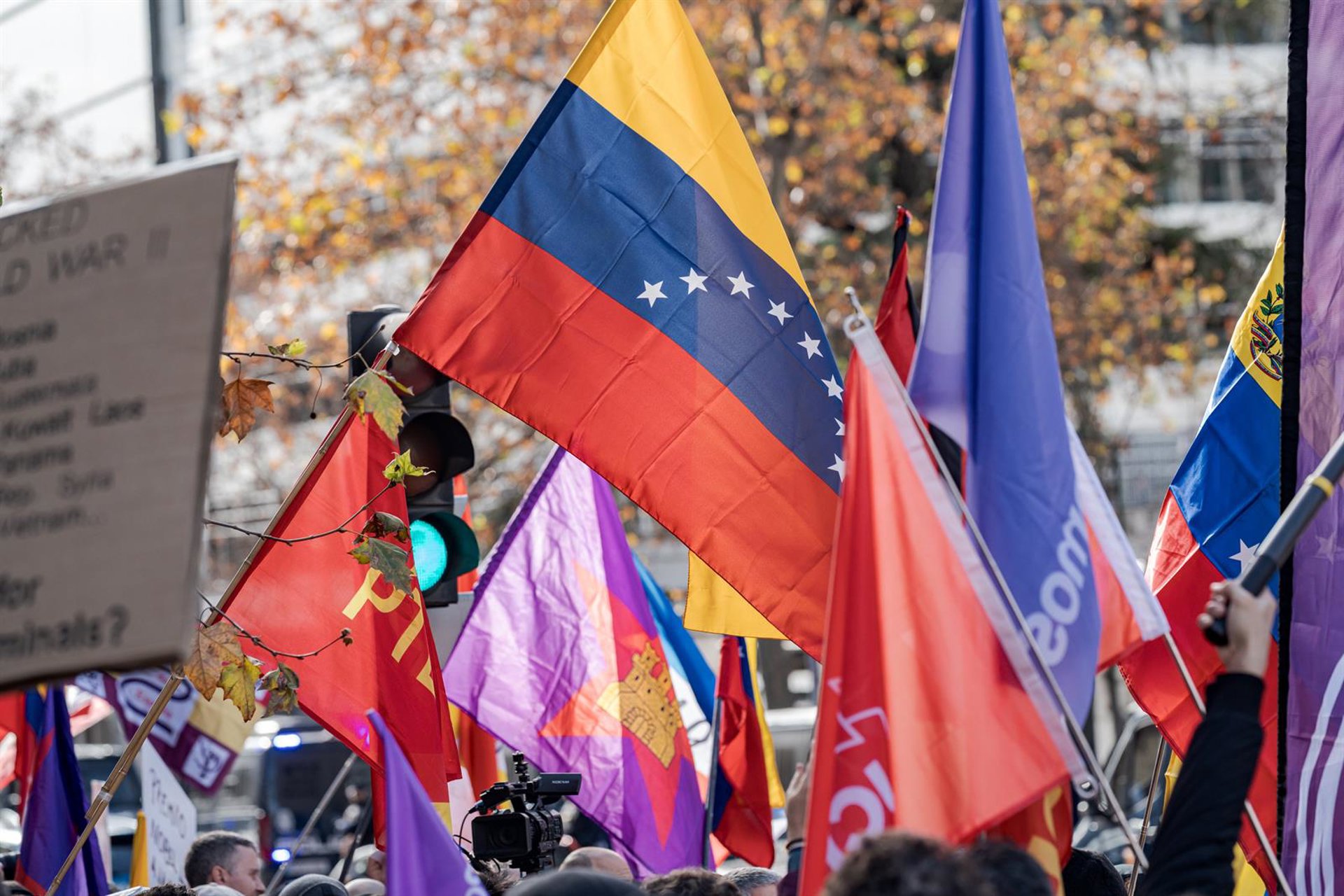 España y la izquierda latinoamericana rechazan la apropiación de los recursos de Venezuela e «injerencias» en su futuro