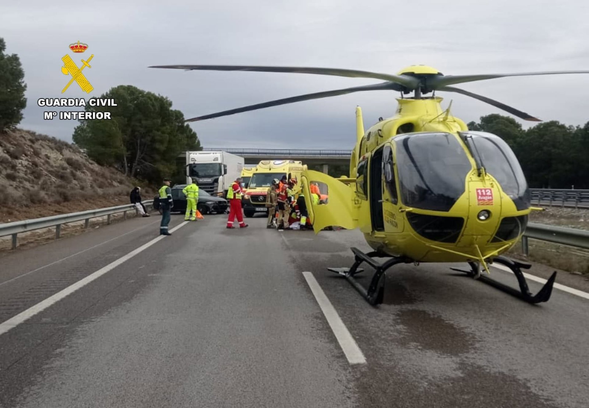 Herida grave una niña de 13 años en un accidente que obliga a cortar la AP2 en La Almolda