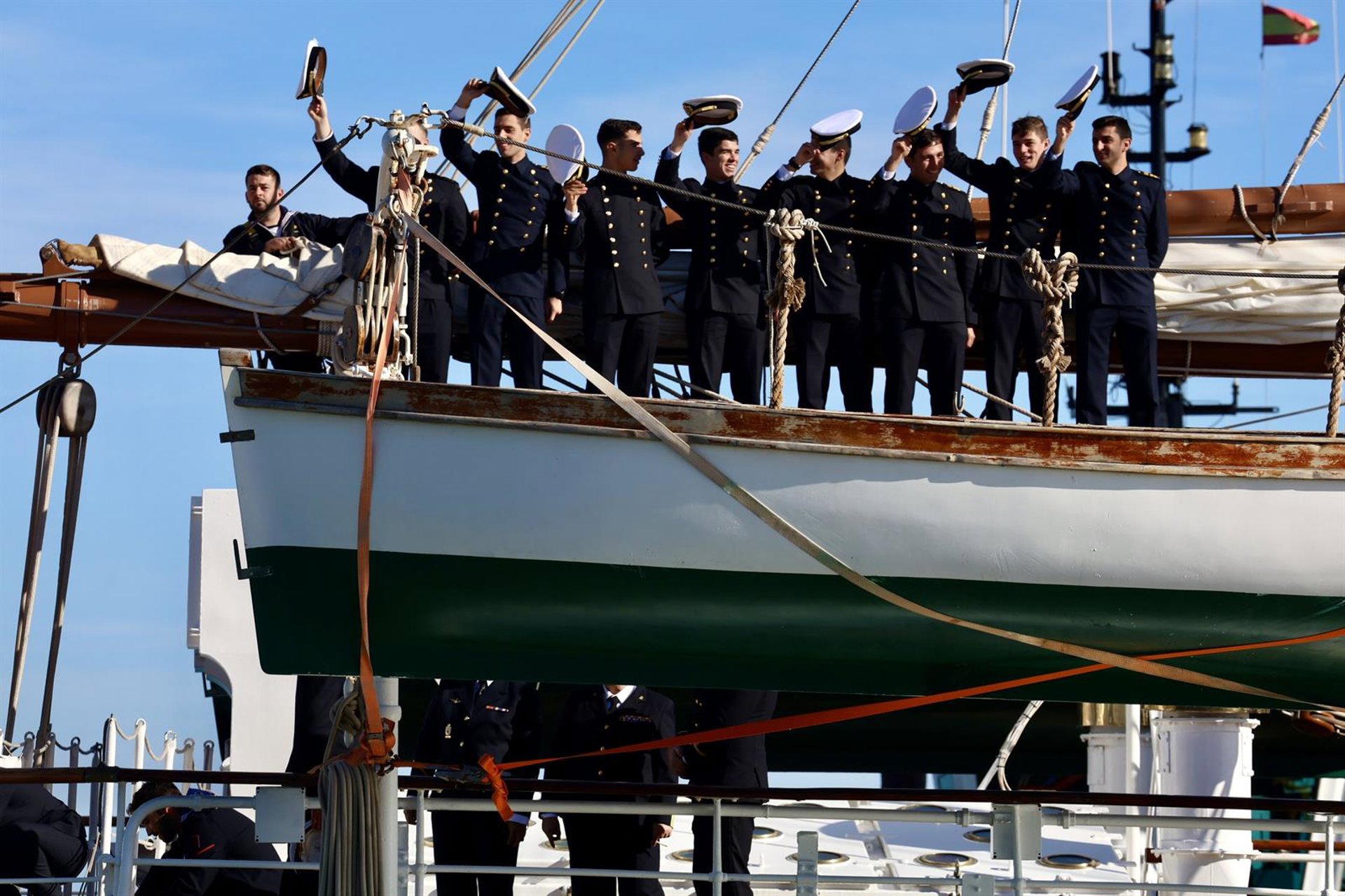 El ‘Juan Sebastián Elcano’ inicia su 98º crucero de instrucción con 73 guardamarinas que durará siete meses